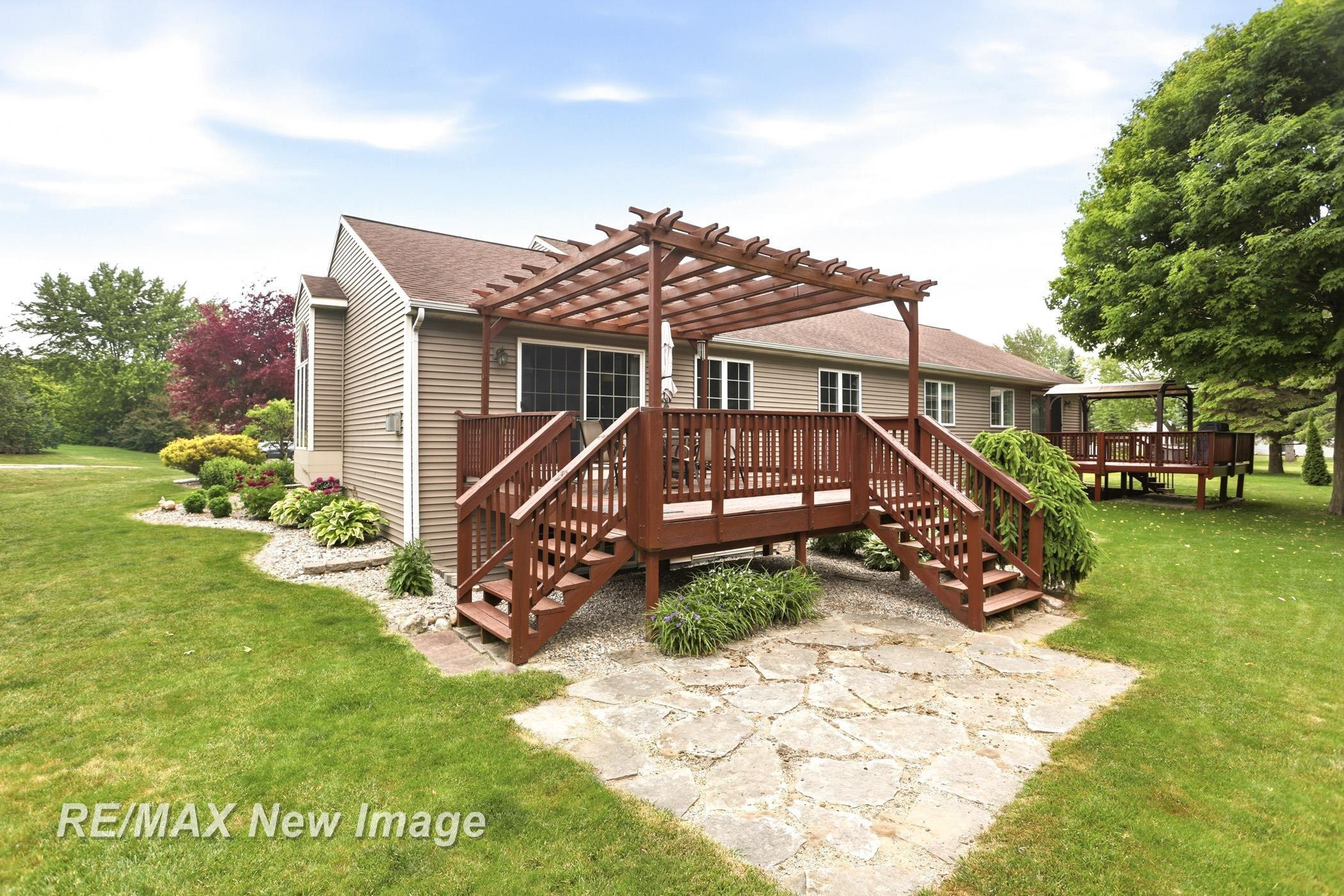 6097 Foxwood Court, Saginaw, MI 48638 — Photo 36