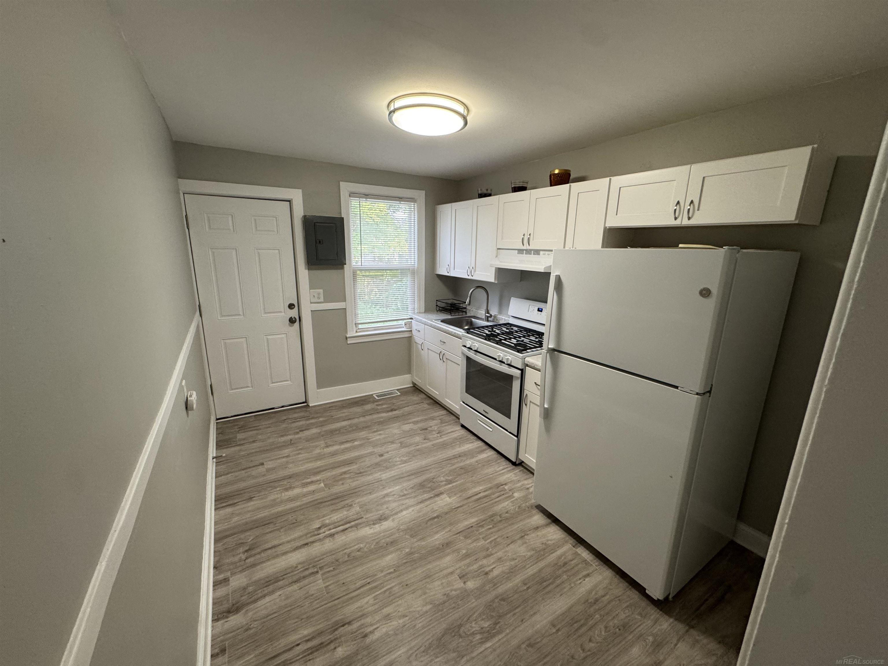 690 E Marshall Street, Ferndale, MI 48220 — Photo 3