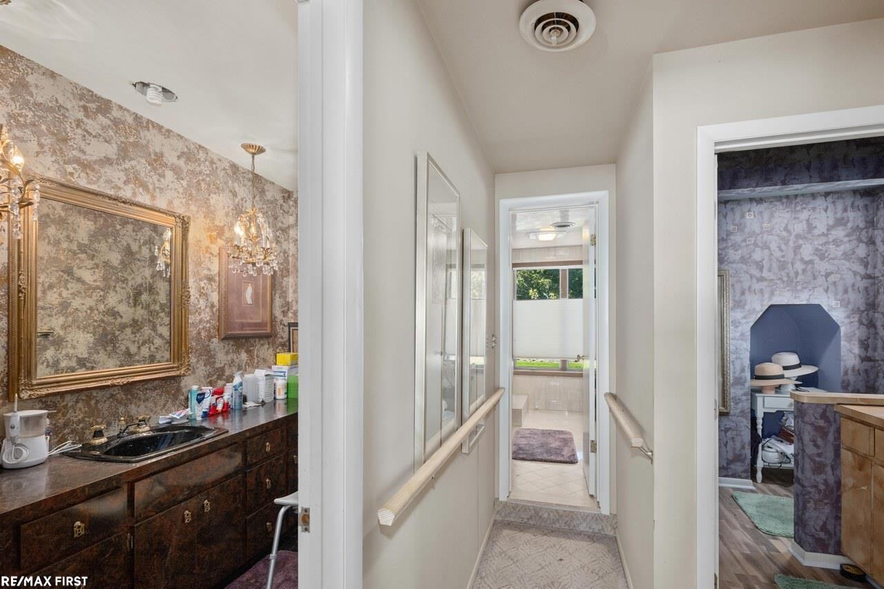 27927 Ponchartrain Street, MI — Photo 25