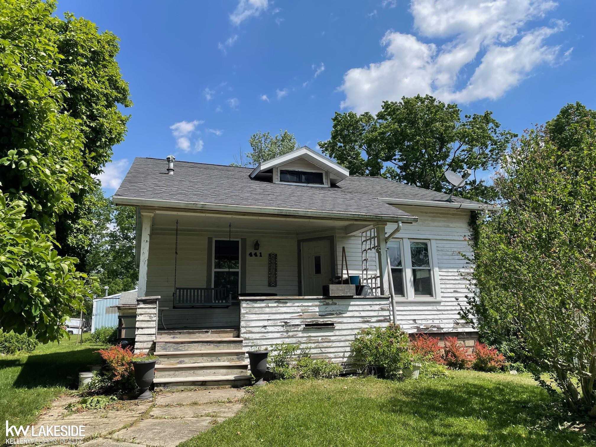 441 E Saint Clair Street, Almont, MI 48003