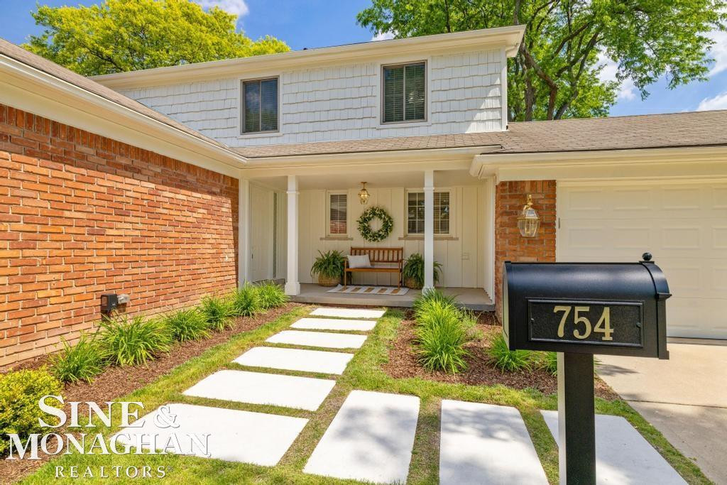 754 N Brys Drive, Grosse Pointe Woods, MI 48236 — Photo 2