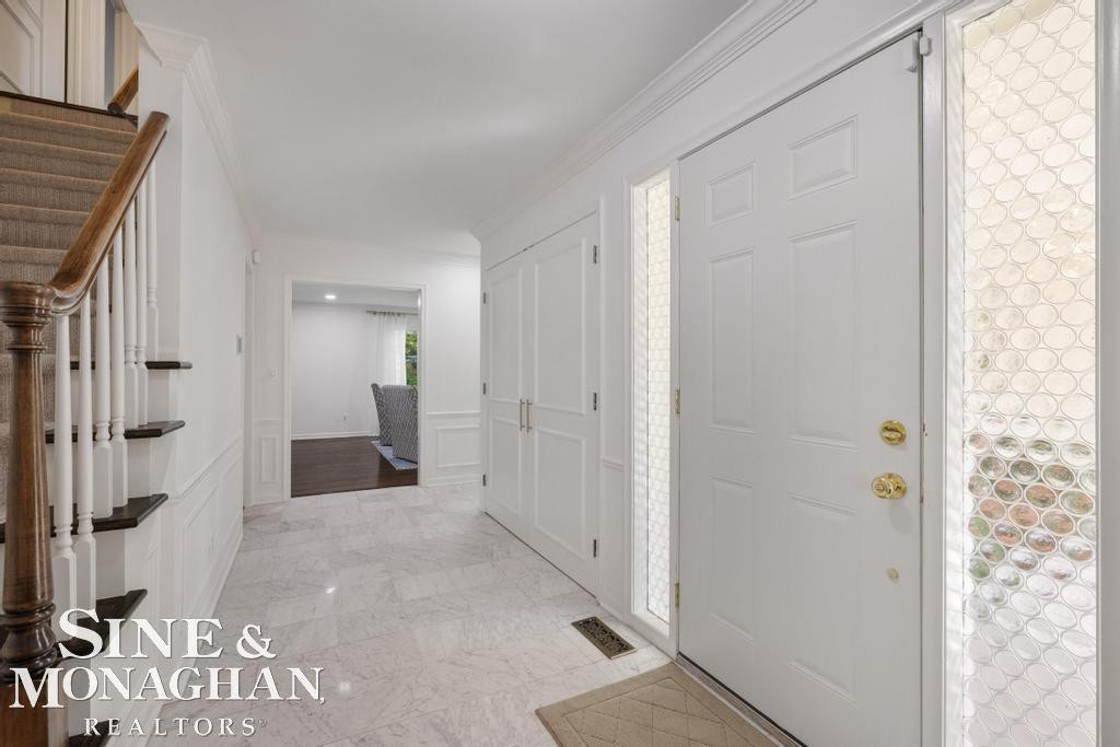 754 N Brys Drive, Grosse Pointe Woods, MI 48236 — Photo 4