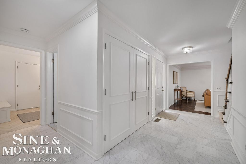 754 N Brys Drive, Grosse Pointe Woods, MI 48236 — Photo 5