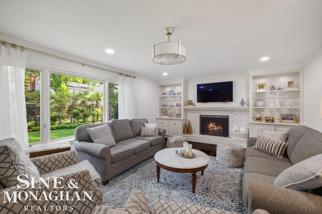 754 N Brys Drive, Grosse Pointe Woods, MI 48236 — Photo 6