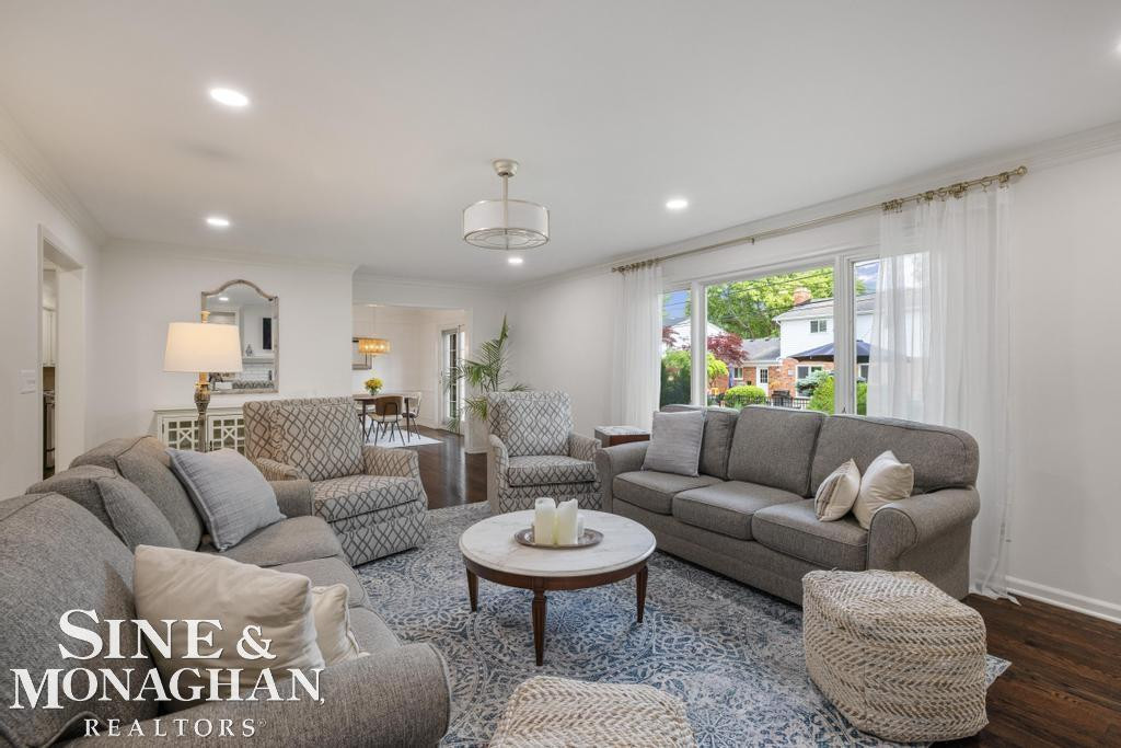 754 N Brys Drive, Grosse Pointe Woods, MI 48236 — Photo 10