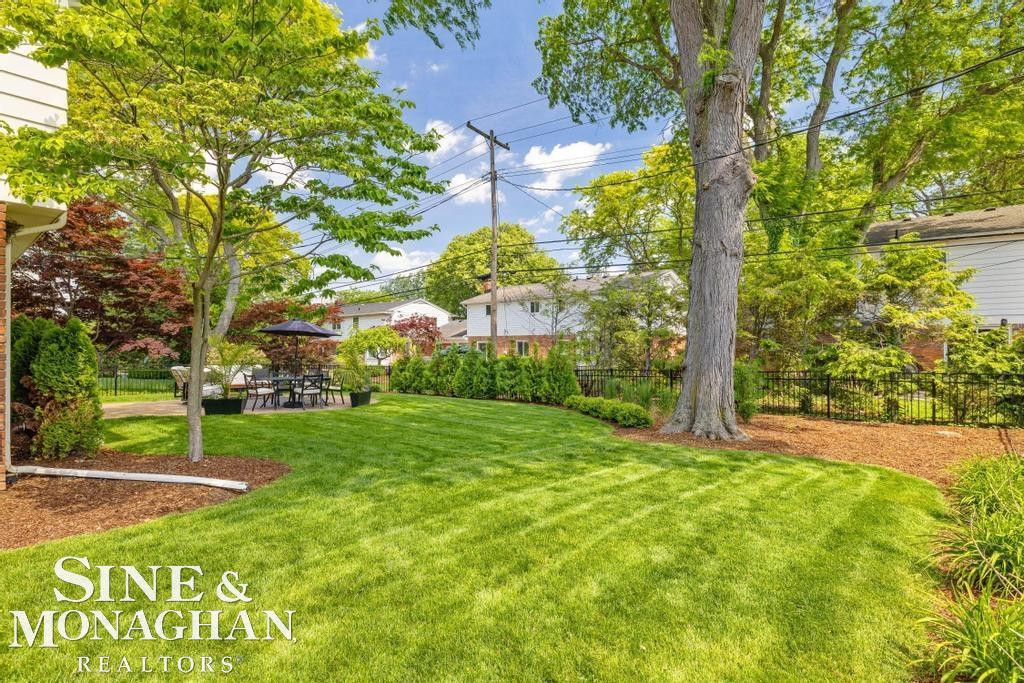 754 N Brys Drive, Grosse Pointe Woods, MI 48236 — Photo 54