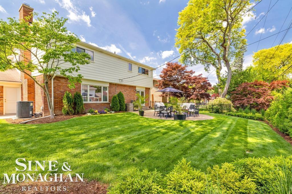 754 N Brys Drive, Grosse Pointe Woods, MI 48236 — Photo 57