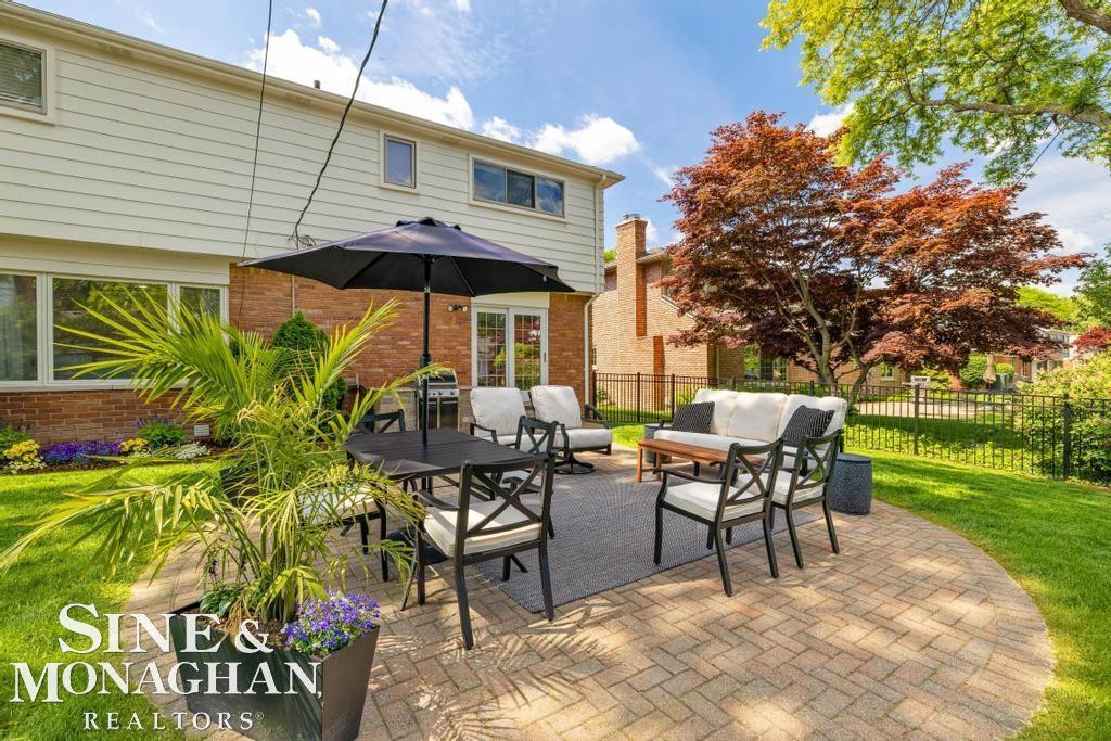 754 N Brys Drive, Grosse Pointe Woods, MI 48236 — Photo 60