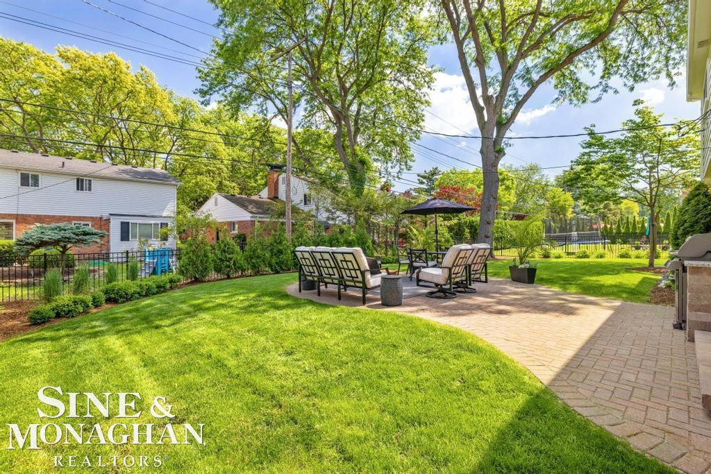754 N Brys Drive, Grosse Pointe Woods, MI 48236 — Photo 63