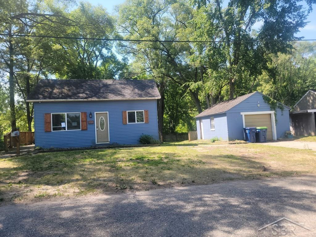 512 Coal Street Road, Saint Charles, MI 48655