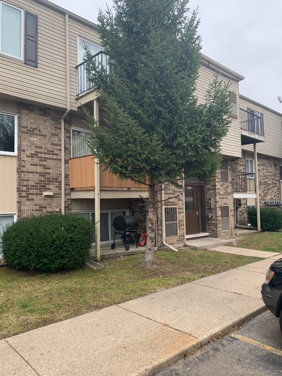 38272 fairway #122A Court, unit 148a, Clinton Twp, MI 48038