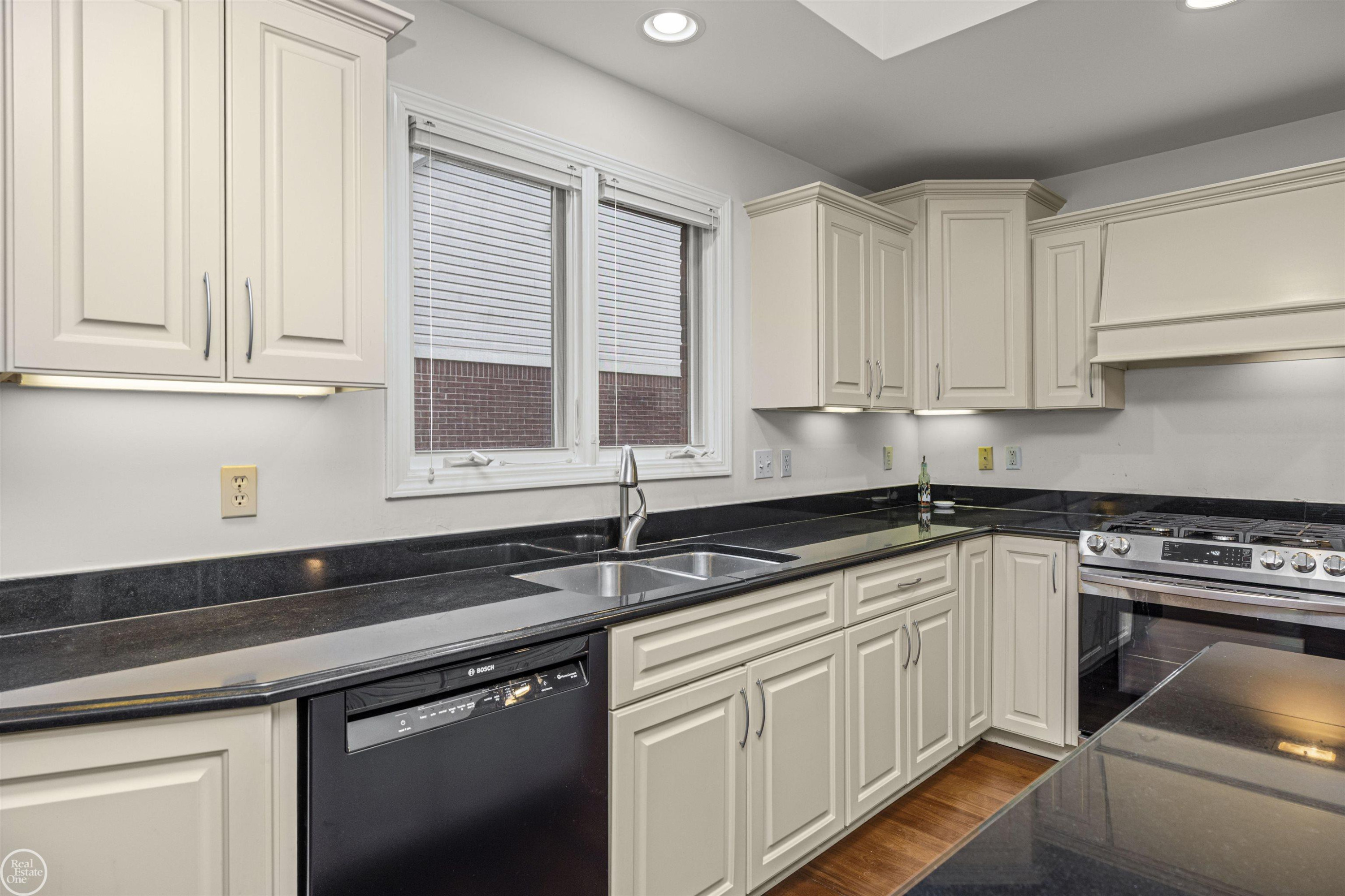49350 MONTE Road, Chesterfield, MI 48047 — Photo 11