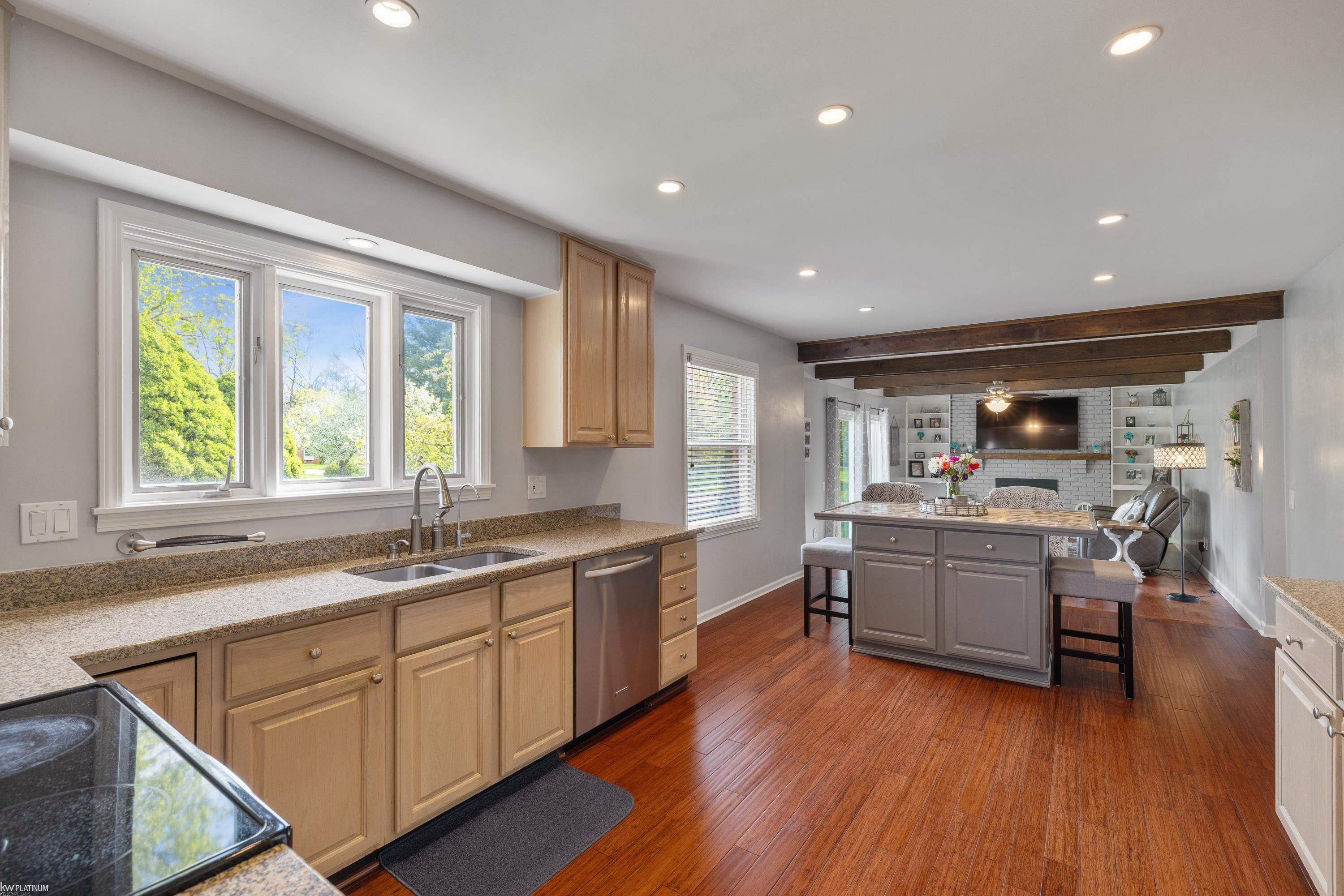 460 Abbey Wood Drive, Rochester, MI 48306 — Photo 14
