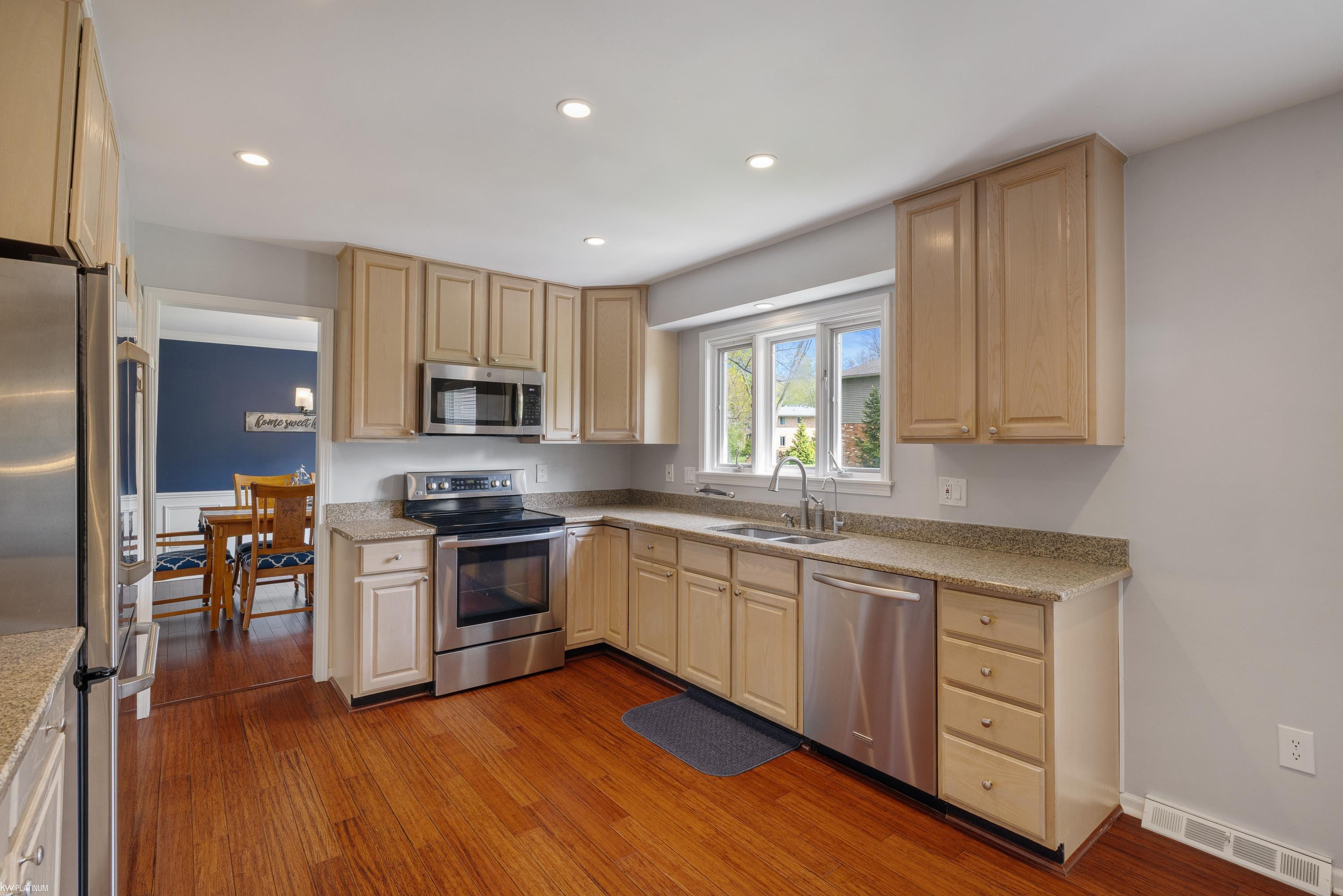 460 Abbey Wood Drive, Rochester, MI 48306 — Photo 15