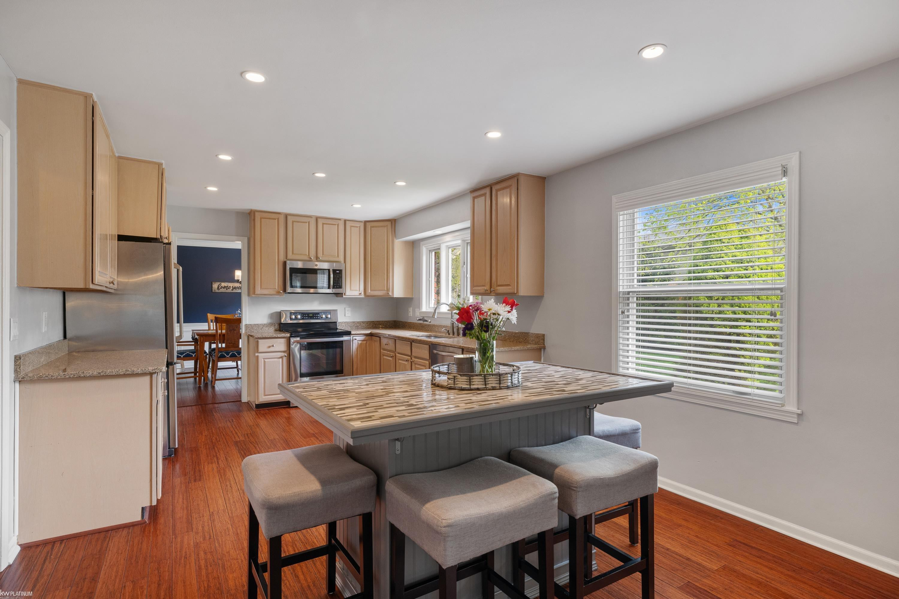 460 Abbey Wood Drive, Rochester, MI 48306 — Photo 18
