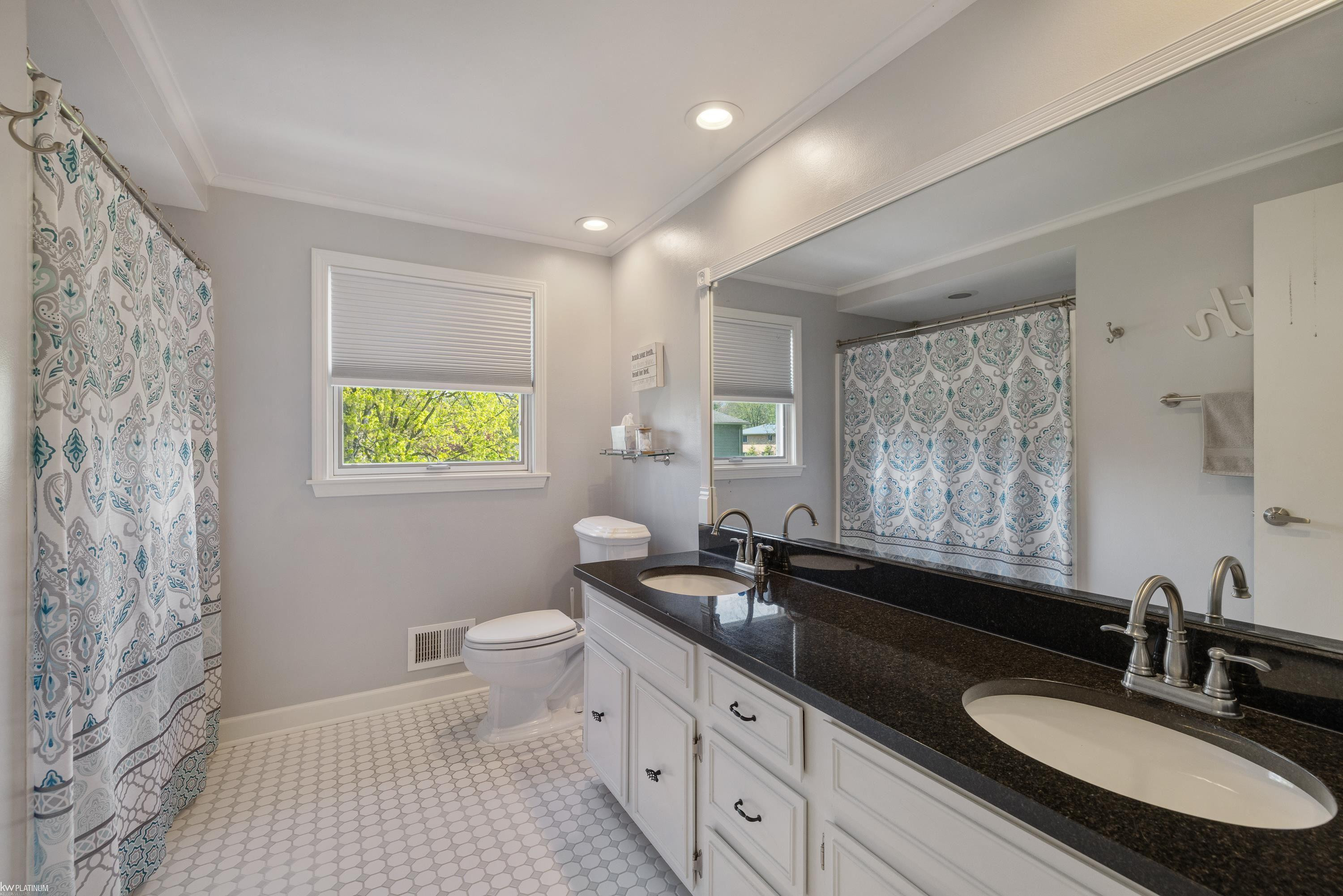 460 Abbey Wood Drive, Rochester, MI 48306 — Photo 46