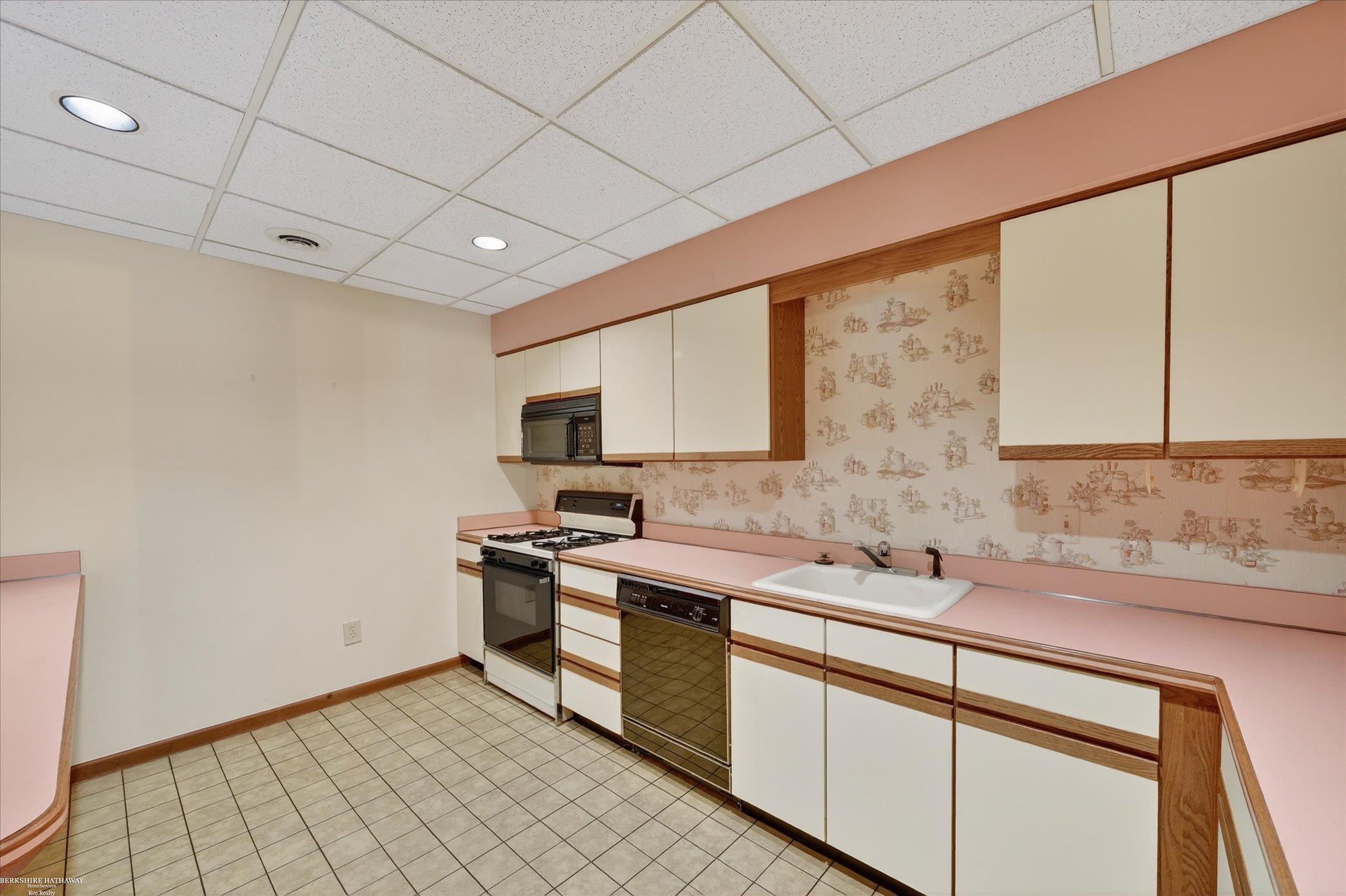 5500 Crystal Creek Lane, Washington, MI — Photo 40
