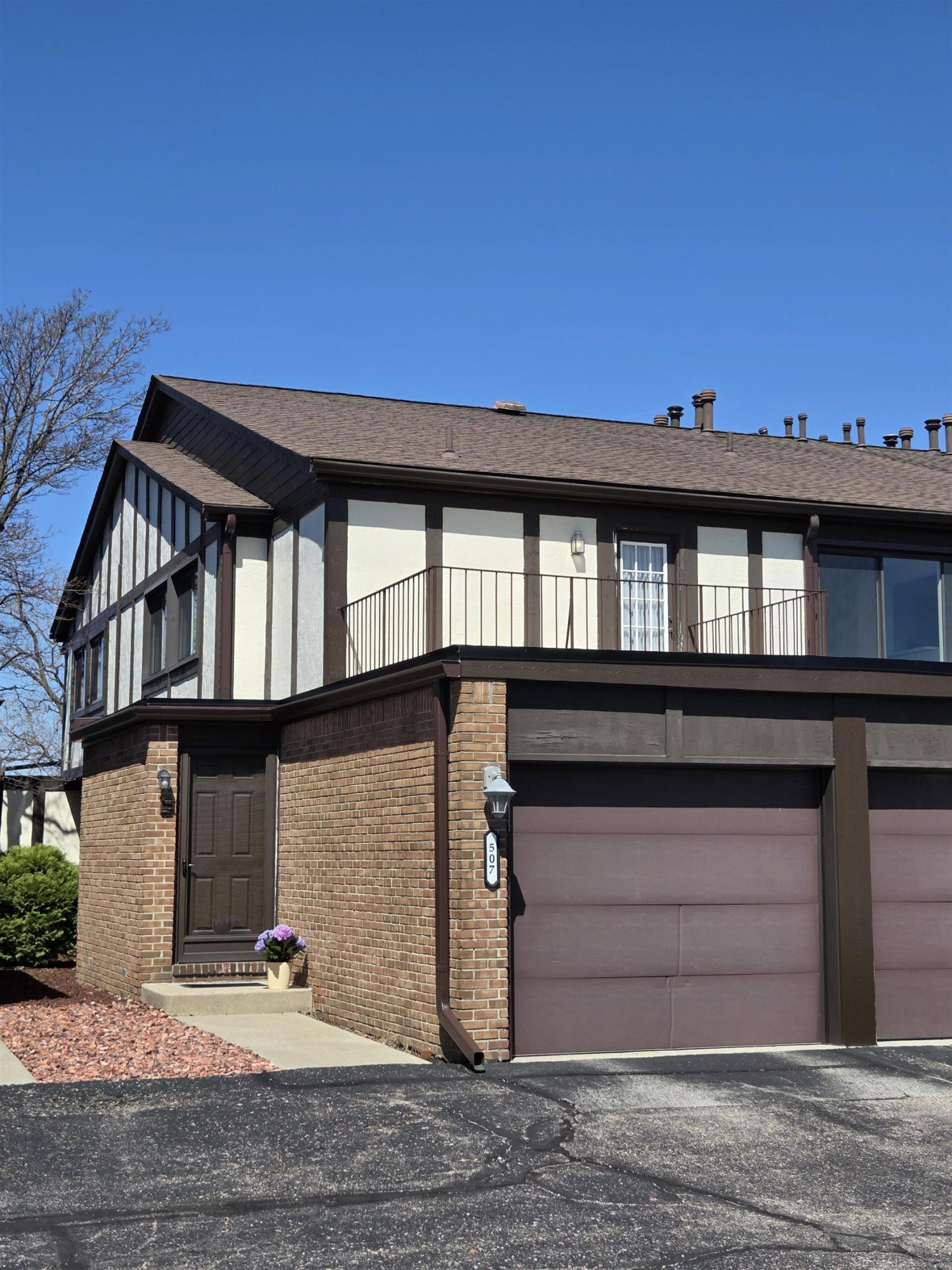 507 Country Club Drive, Saint Clair Shores, MI 48082 — front exterior