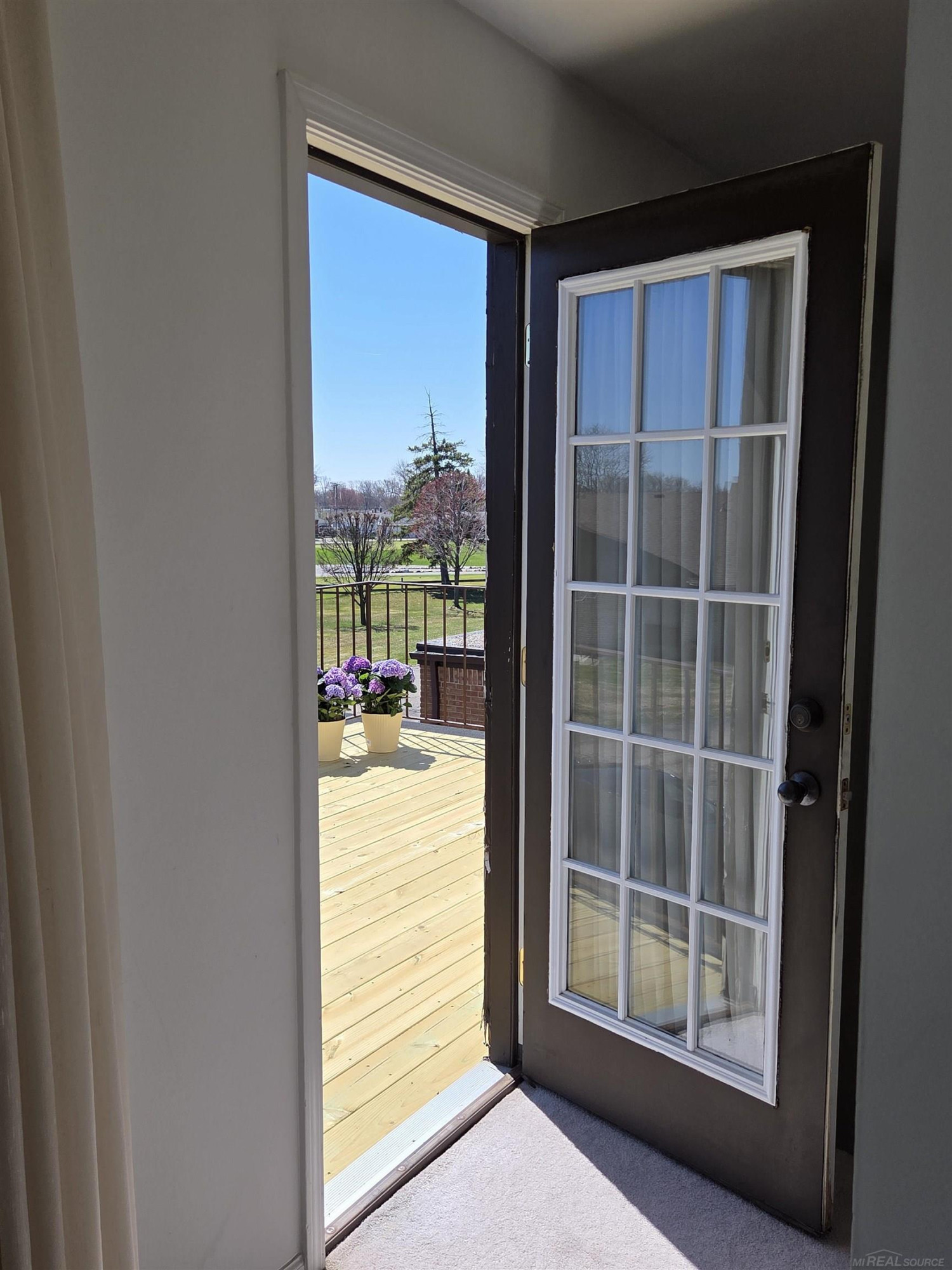 507 Country Club Drive, Saint Clair Shores, MI 48082 — Photo 6