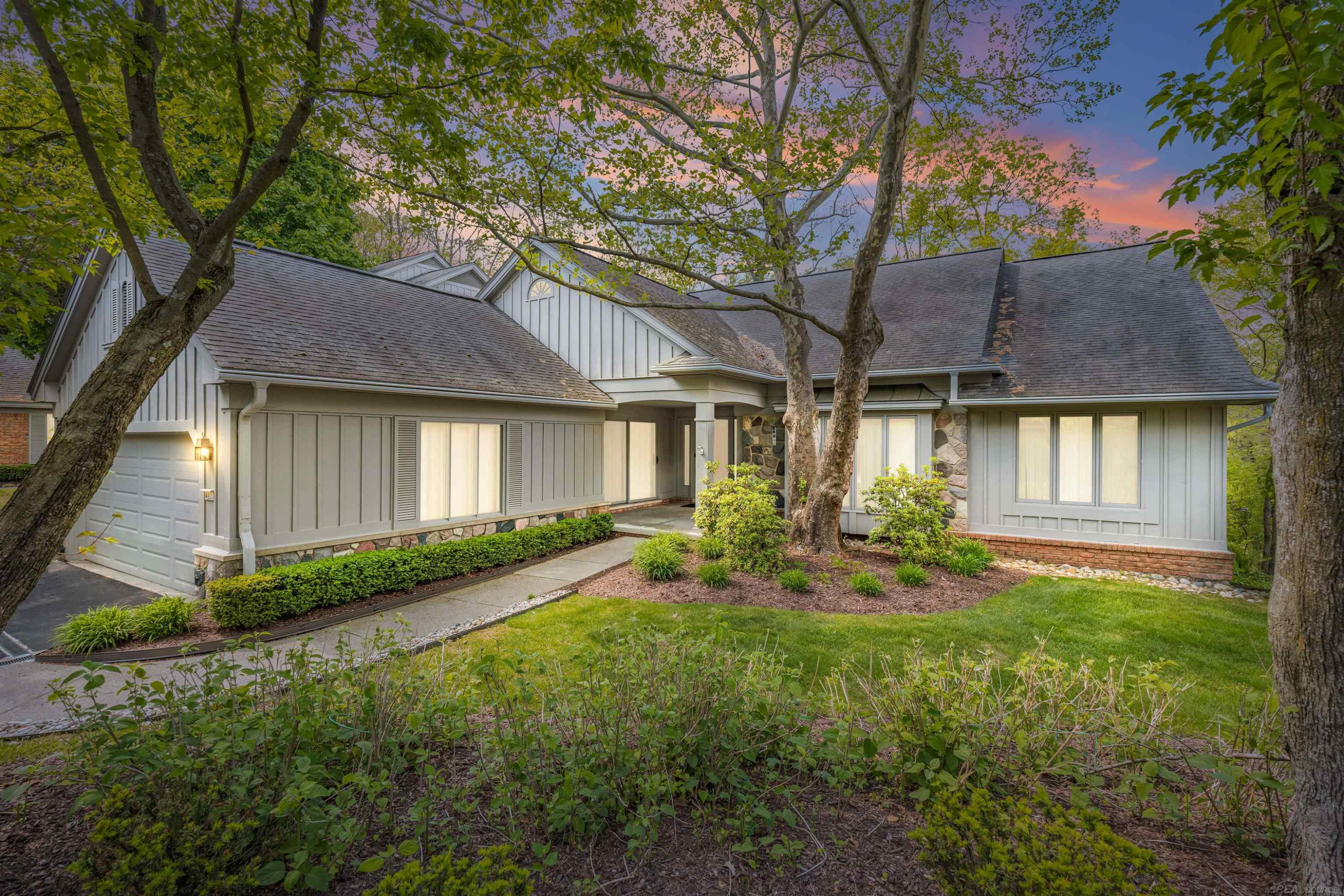 4921 Fairway Ridge Circle, 1, West Bloomfield, MI 48323 — front exterior