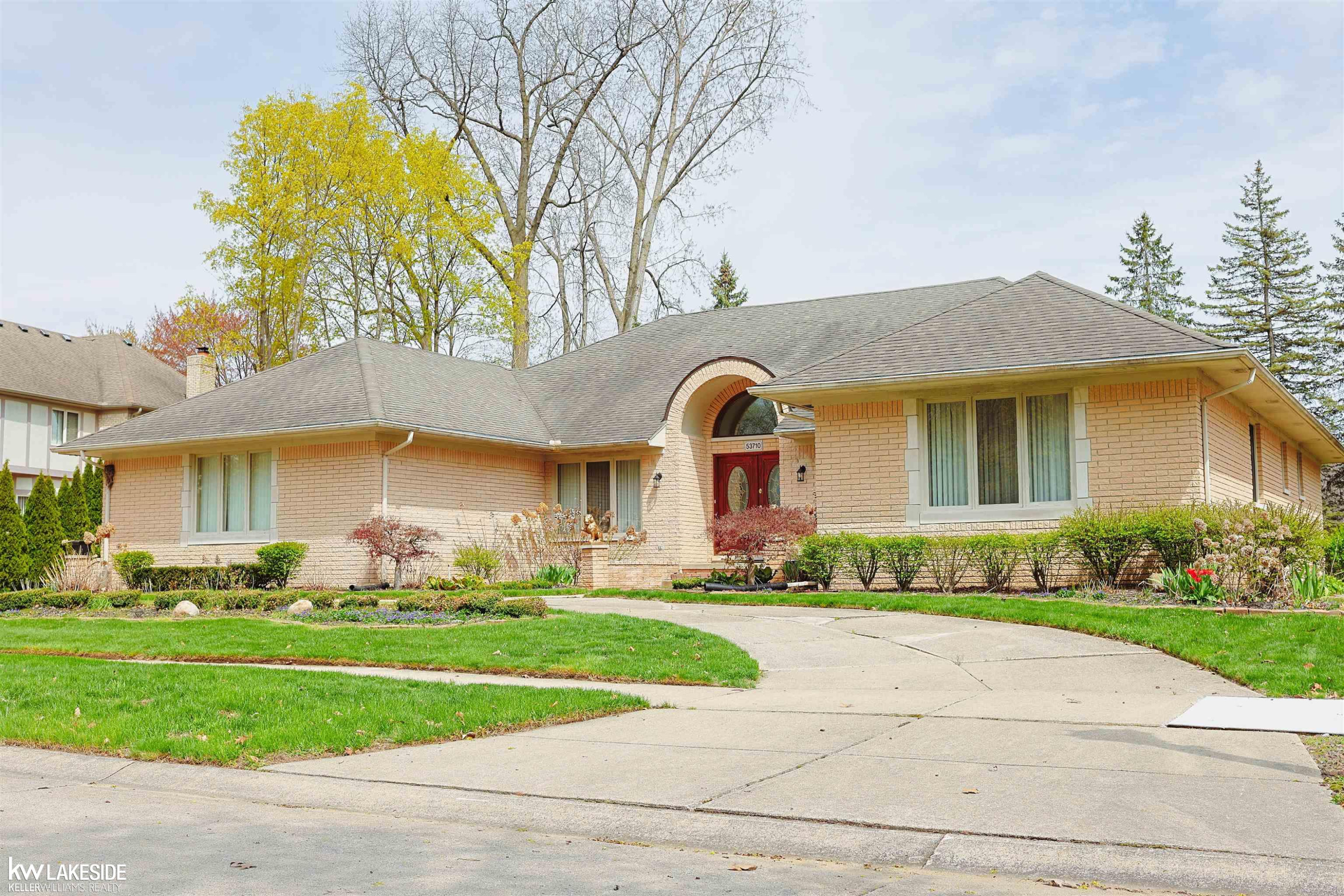 53710 Wellington Drive, Shelby, MI 48315 — Photo 2