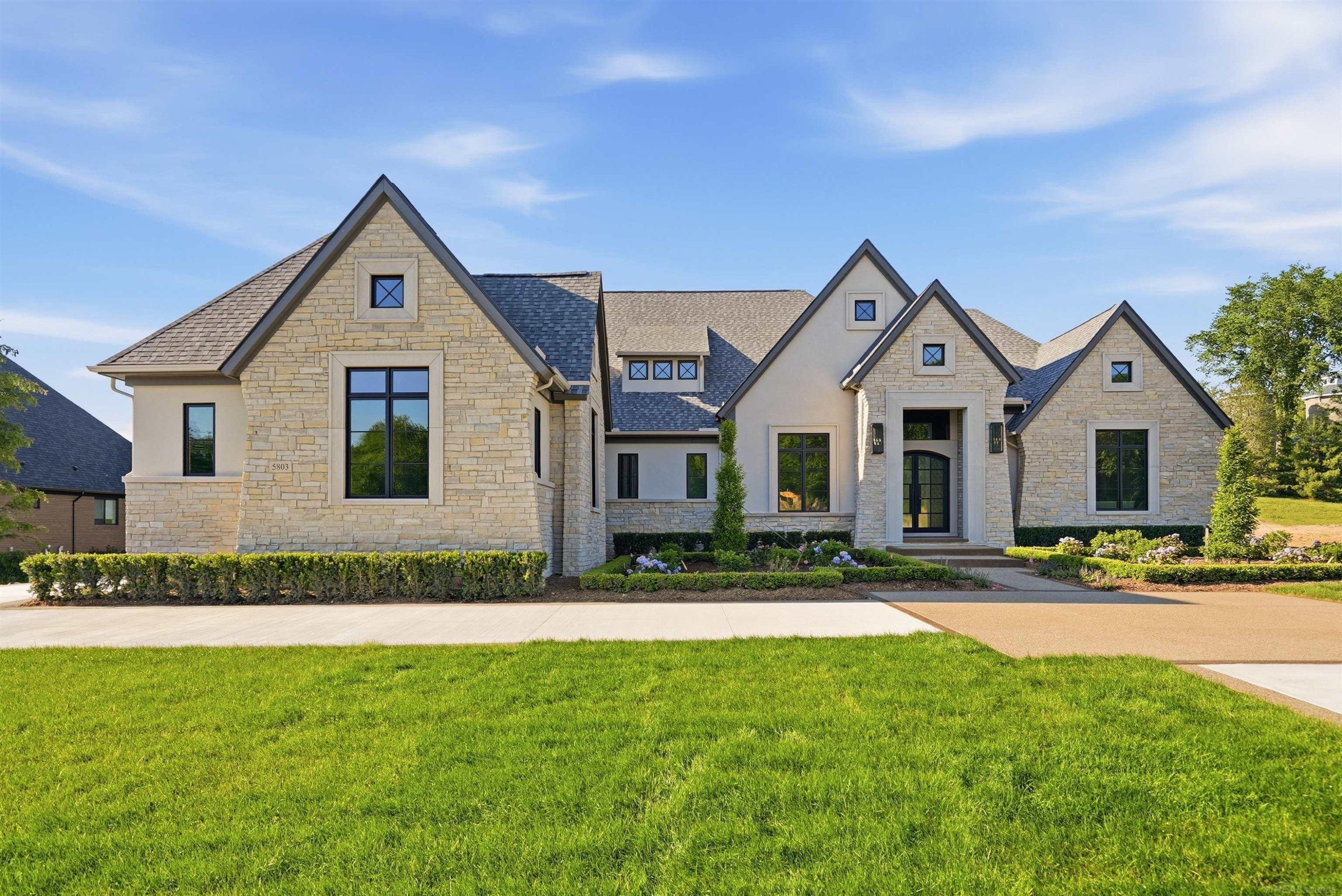 5803 Cotswold Drive, 17, MI — Photo 3