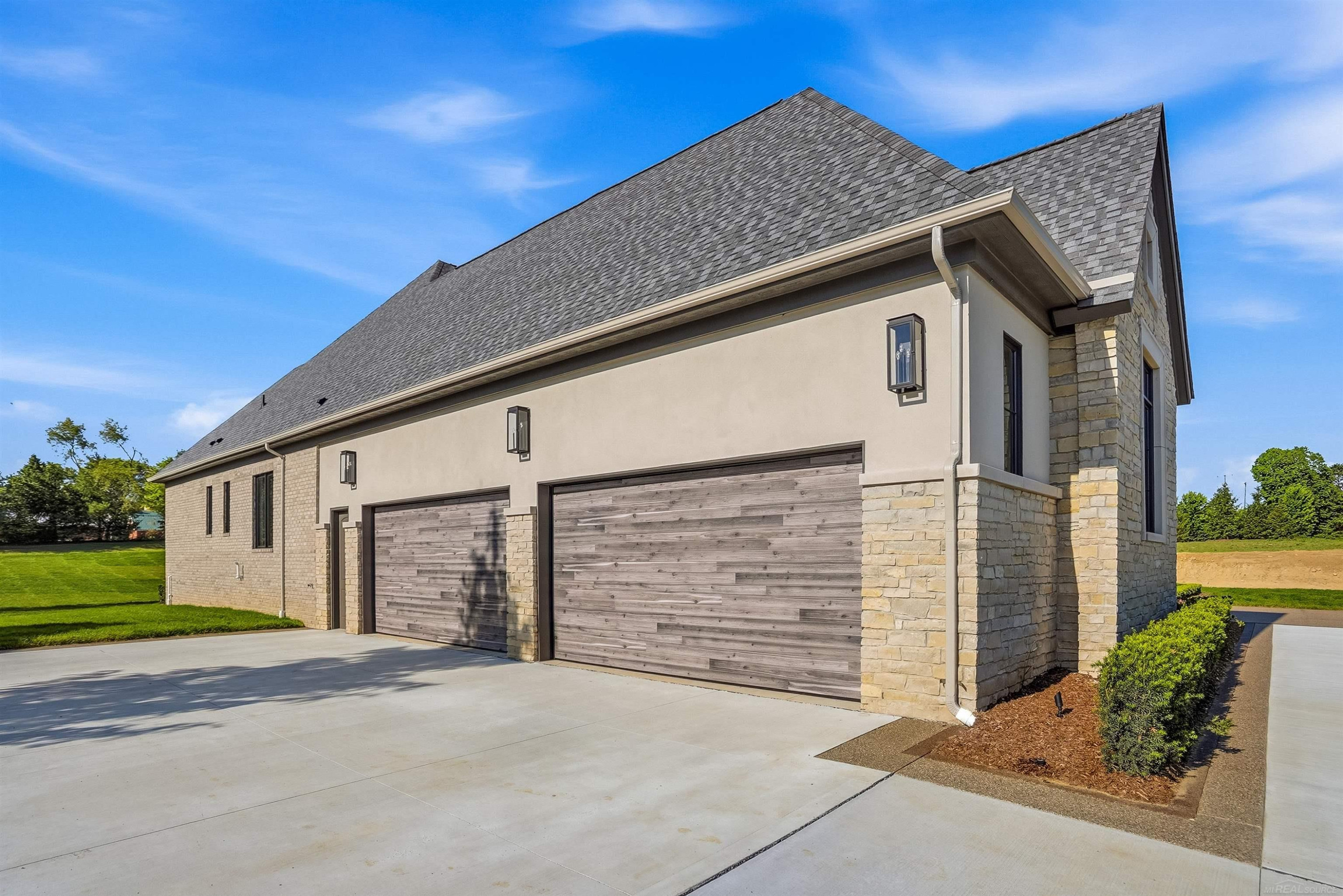 5803 Cotswold Drive, 17, MI — Photo 6
