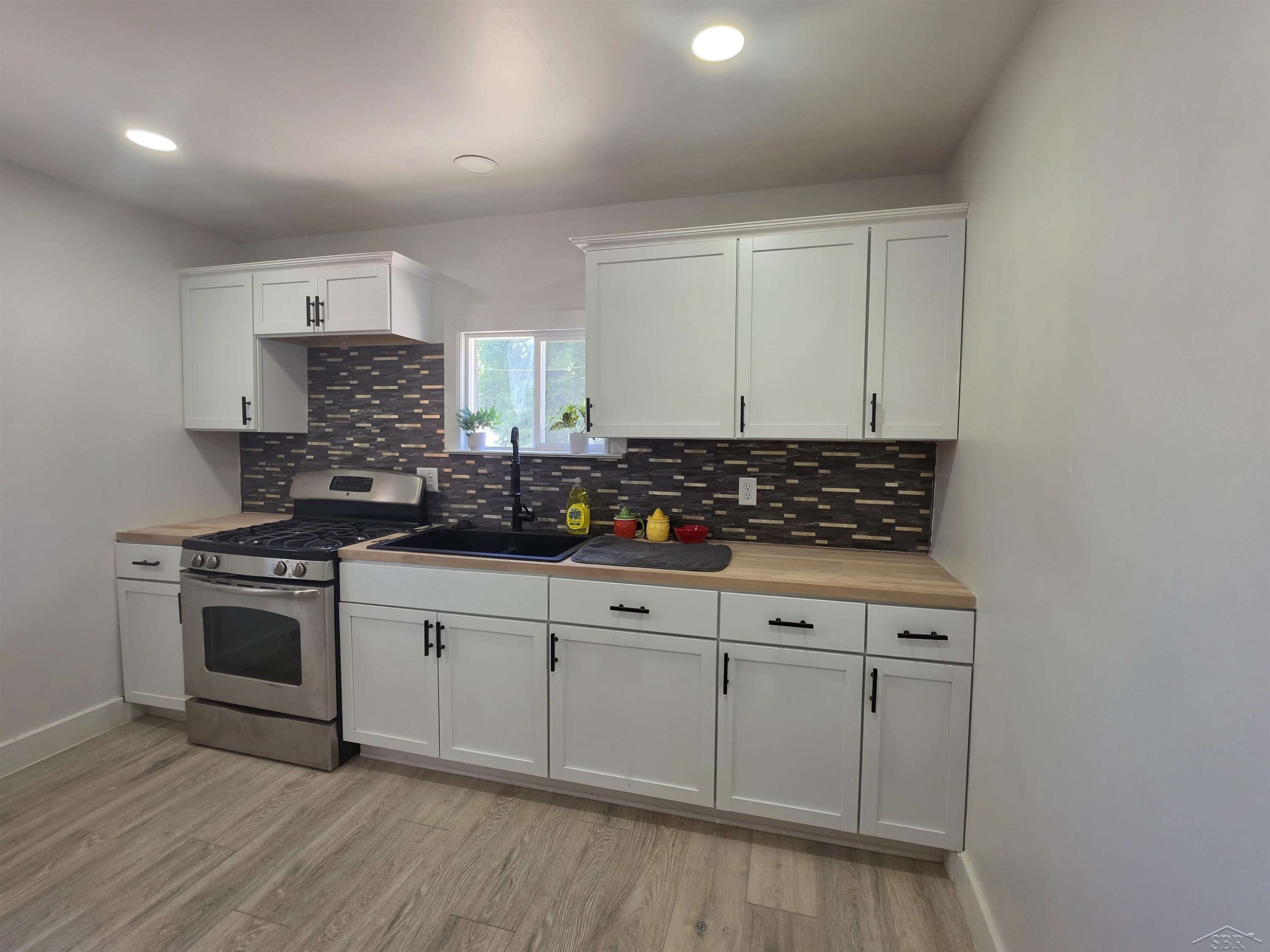 1424 Acacia Street, Saginaw, MI 48602 — Photo 12