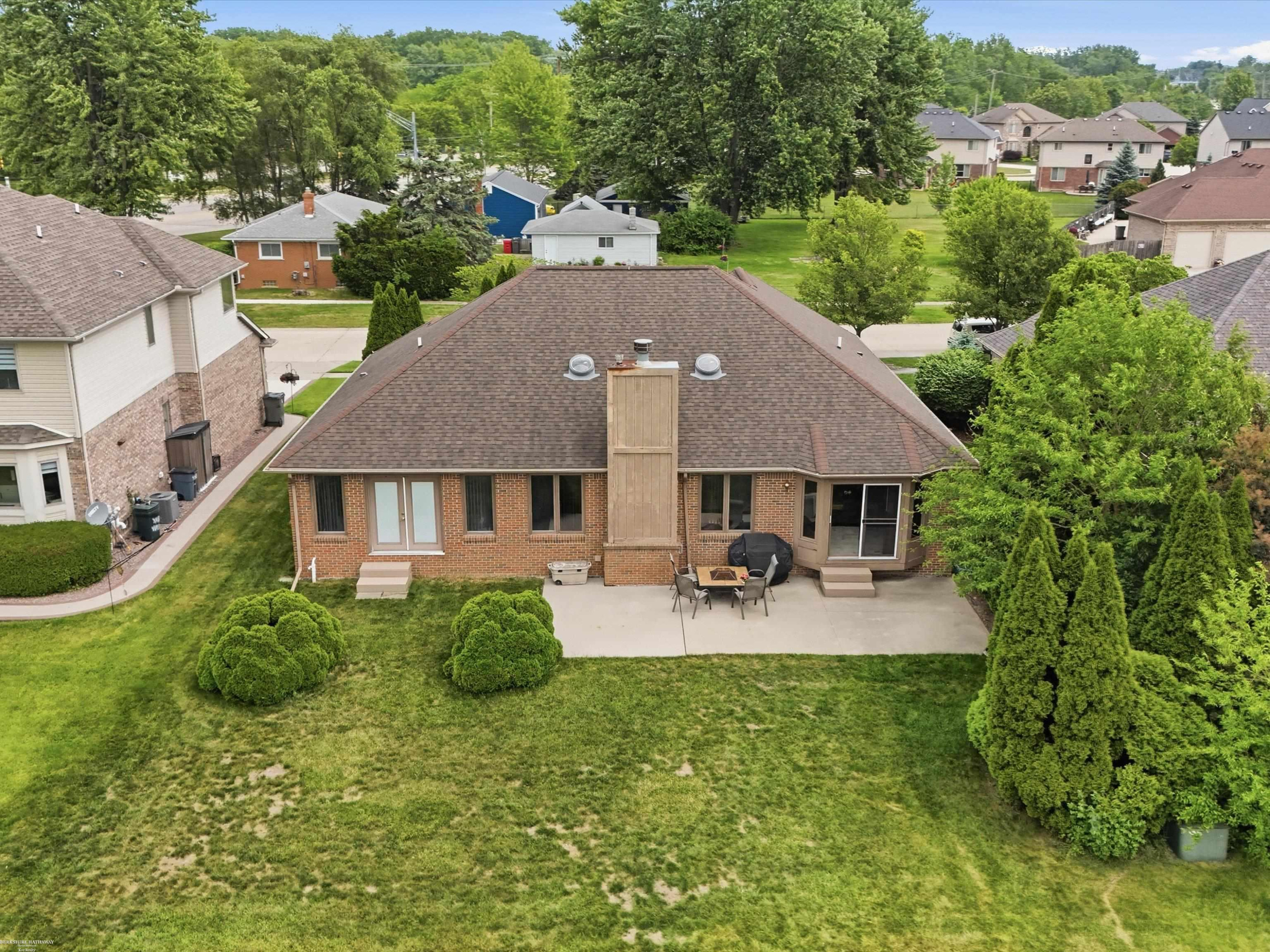 41891 Clinton Pines Drive, Clinton Twp, MI 48038 — Photo 4