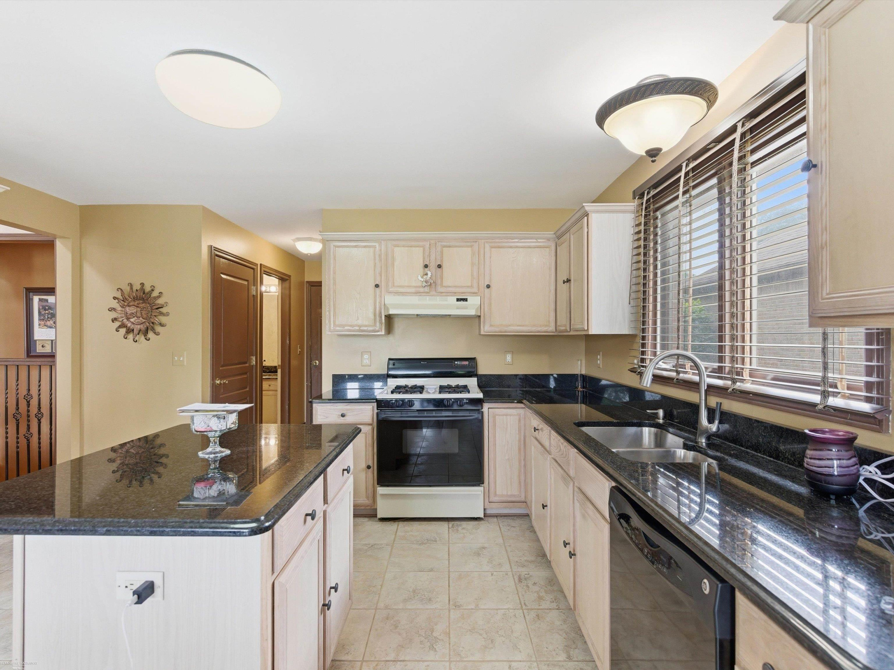 41891 Clinton Pines Drive, Clinton Twp, MI 48038 — Photo 17