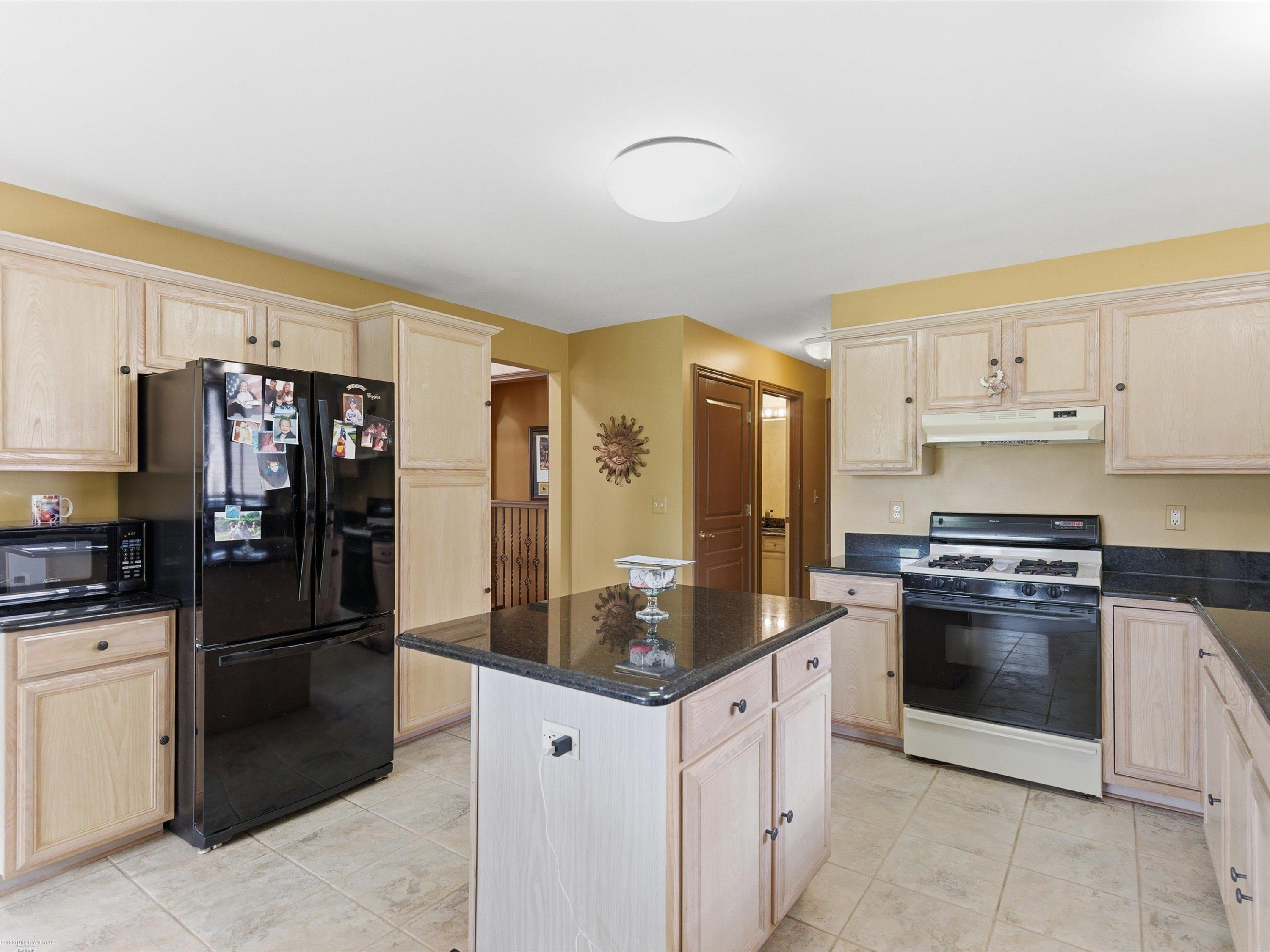 41891 Clinton Pines Drive, Clinton Twp, MI 48038 — Photo 18