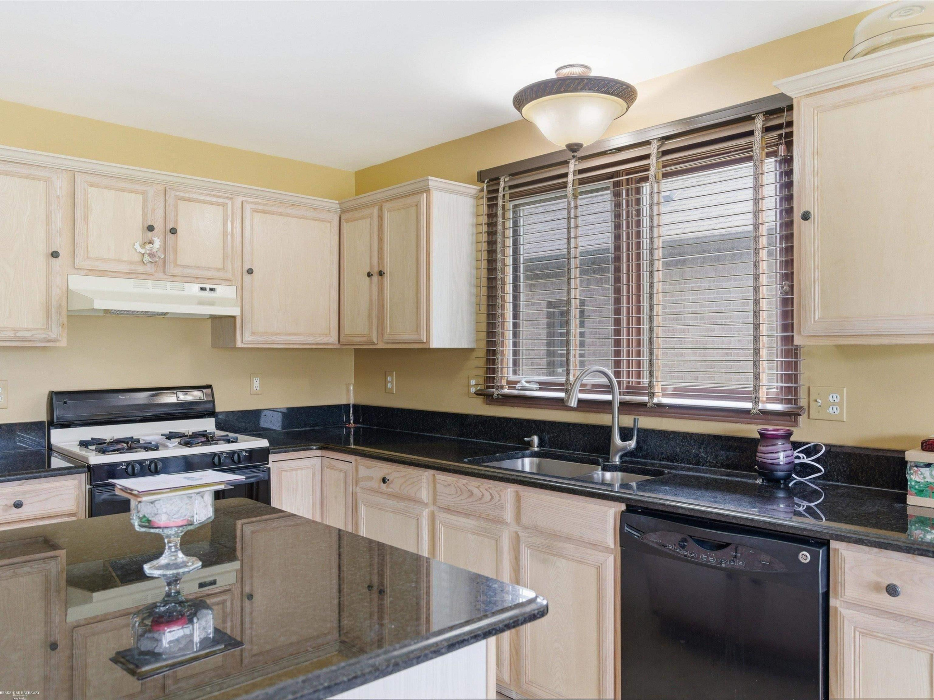 41891 Clinton Pines Drive, Clinton Twp, MI 48038 — Photo 19