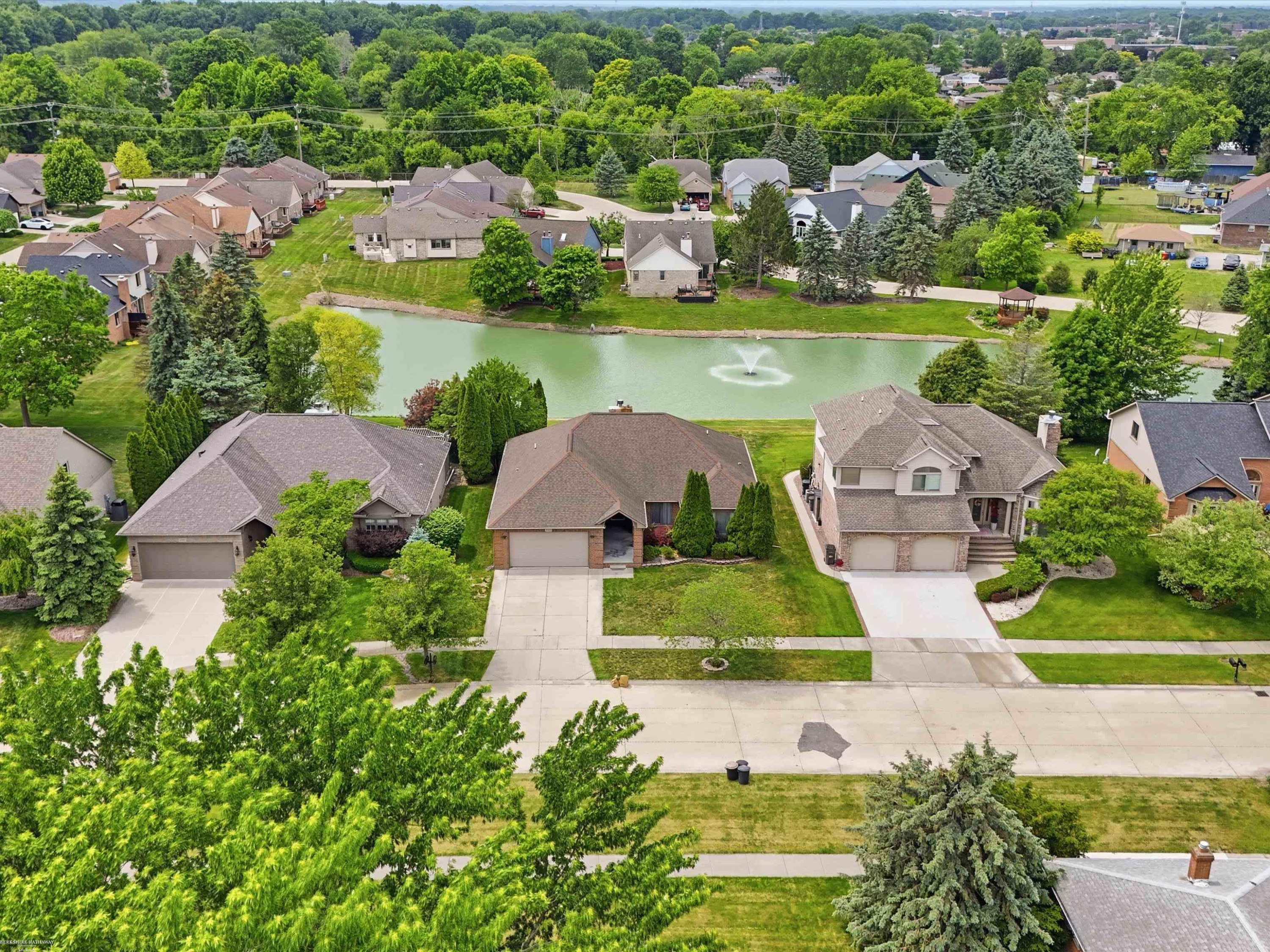41891 Clinton Pines Drive, Clinton Twp, MI 48038 — Photo 49