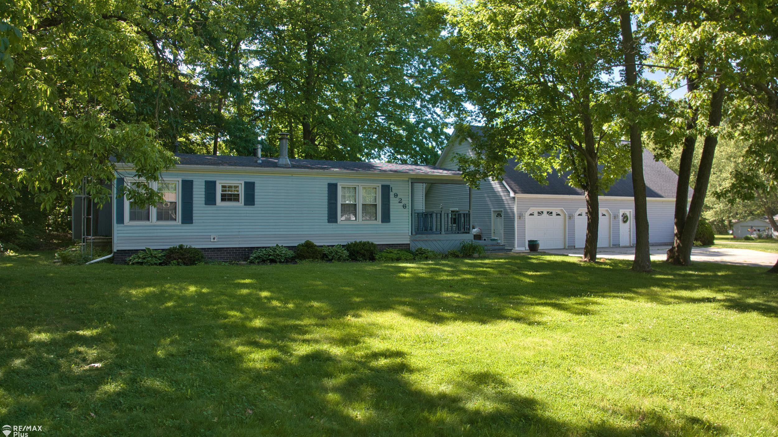 1926 New Rochelle Drive, Lapeer, MI 48446
