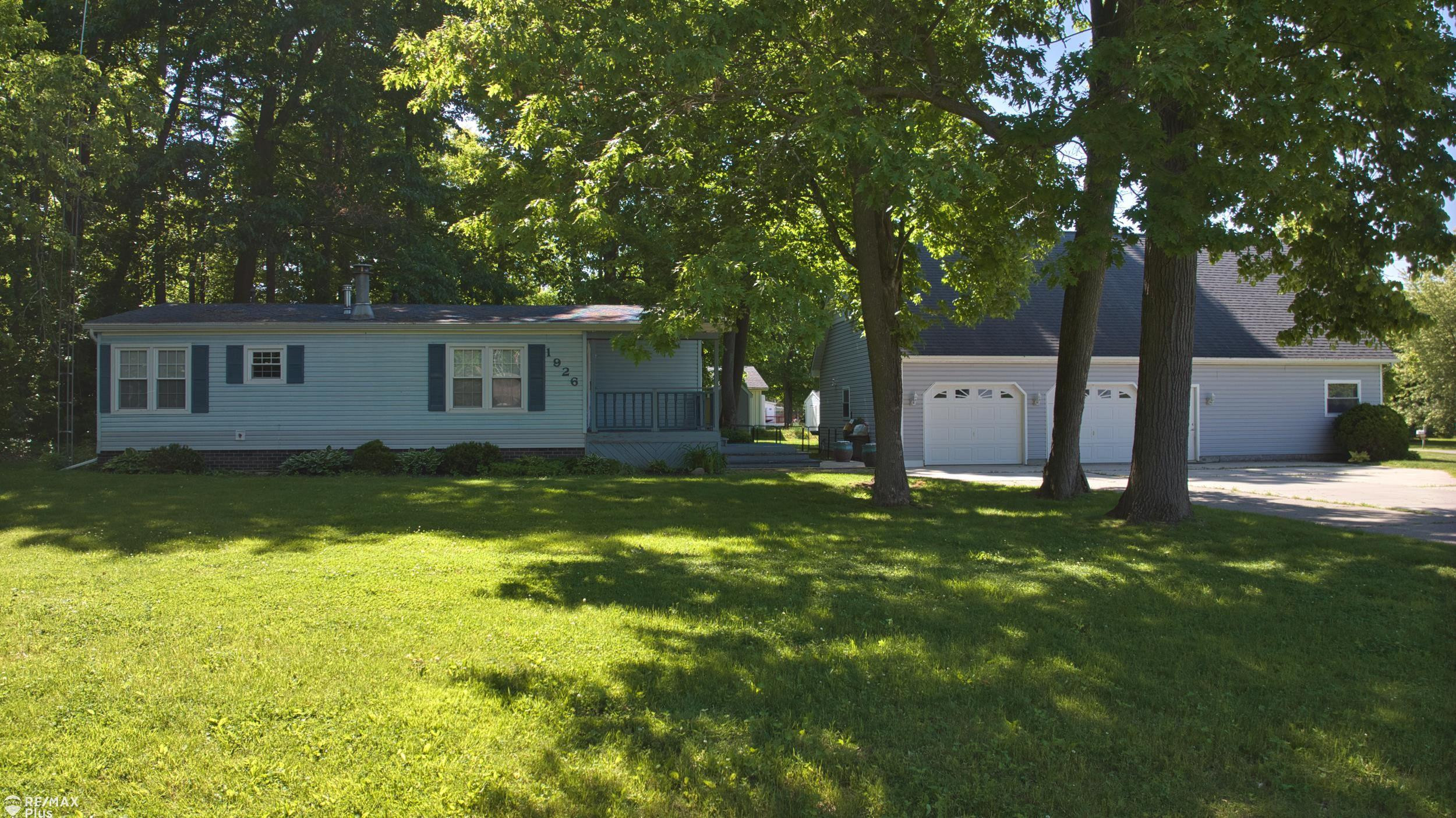 1926 New Rochelle Drive, Lapeer, MI 48446 — Photo 2
