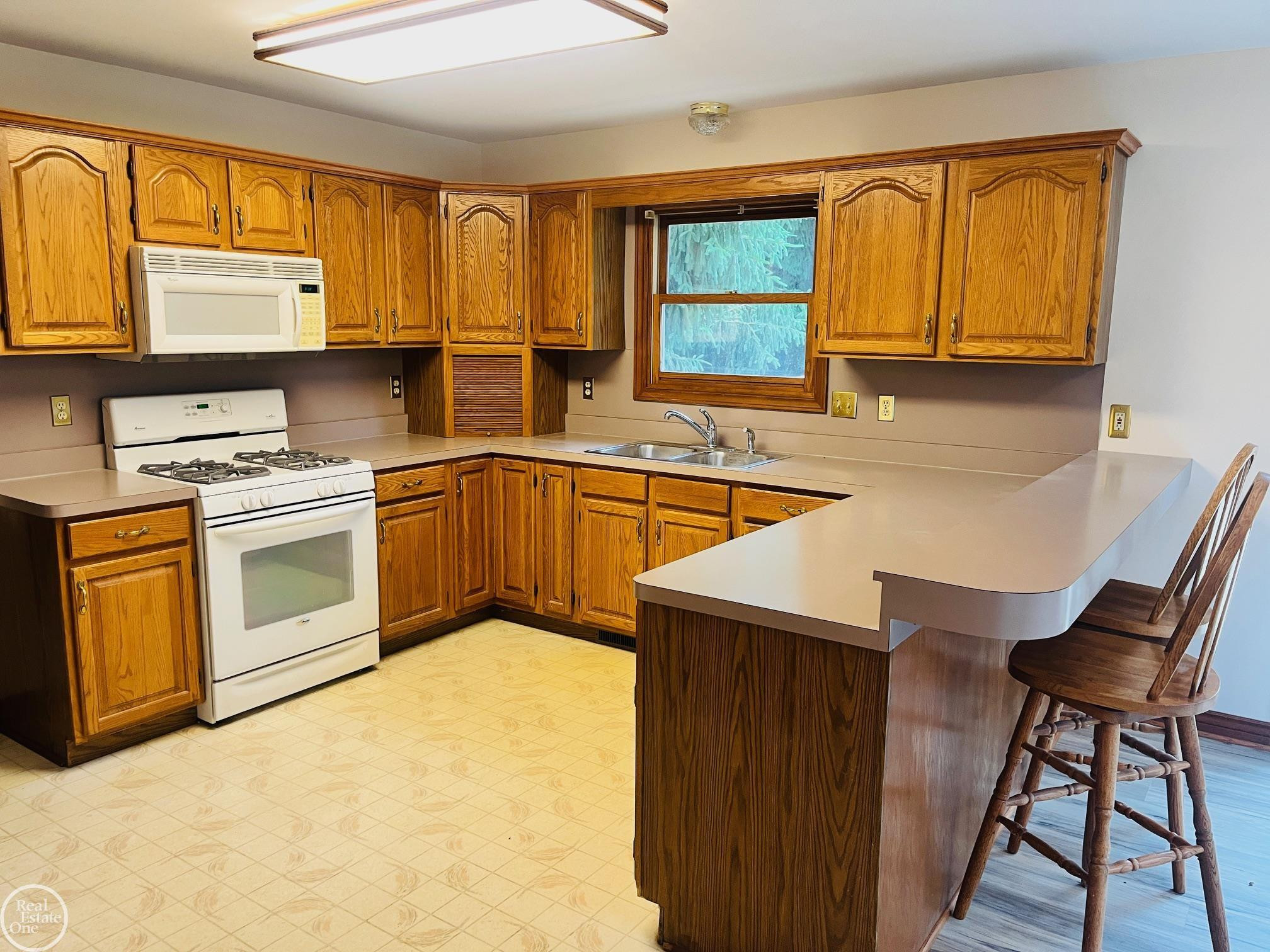 4102 James Court, MI 48059 — Photo 4