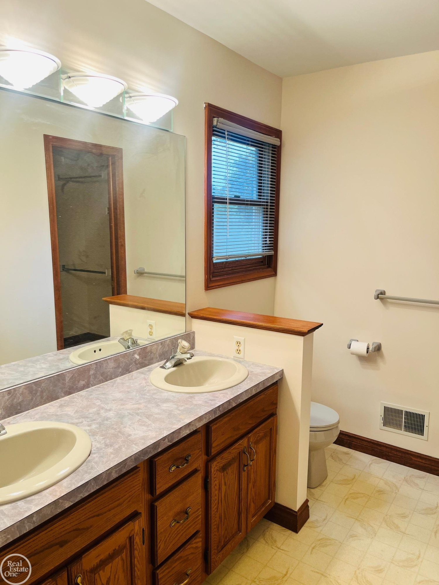 4102 James Court, MI 48059 — Photo 14