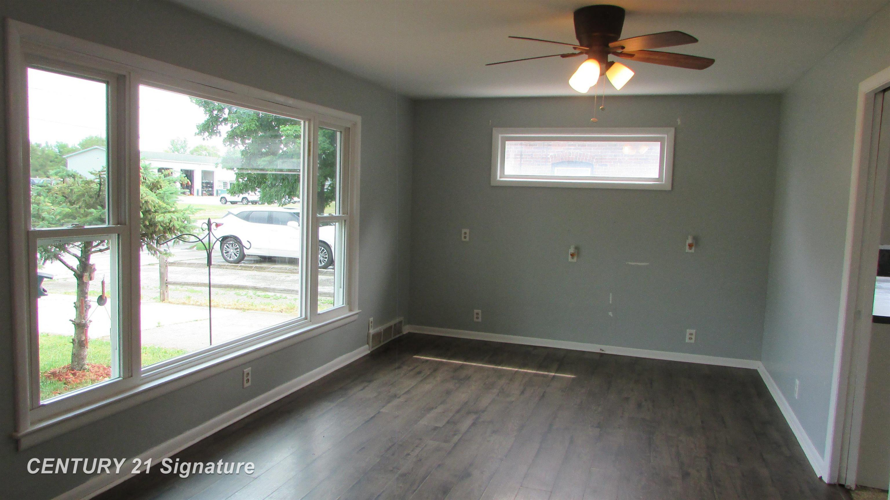 620 E Washington Street, Freeland, MI 48623 — Photo 2
