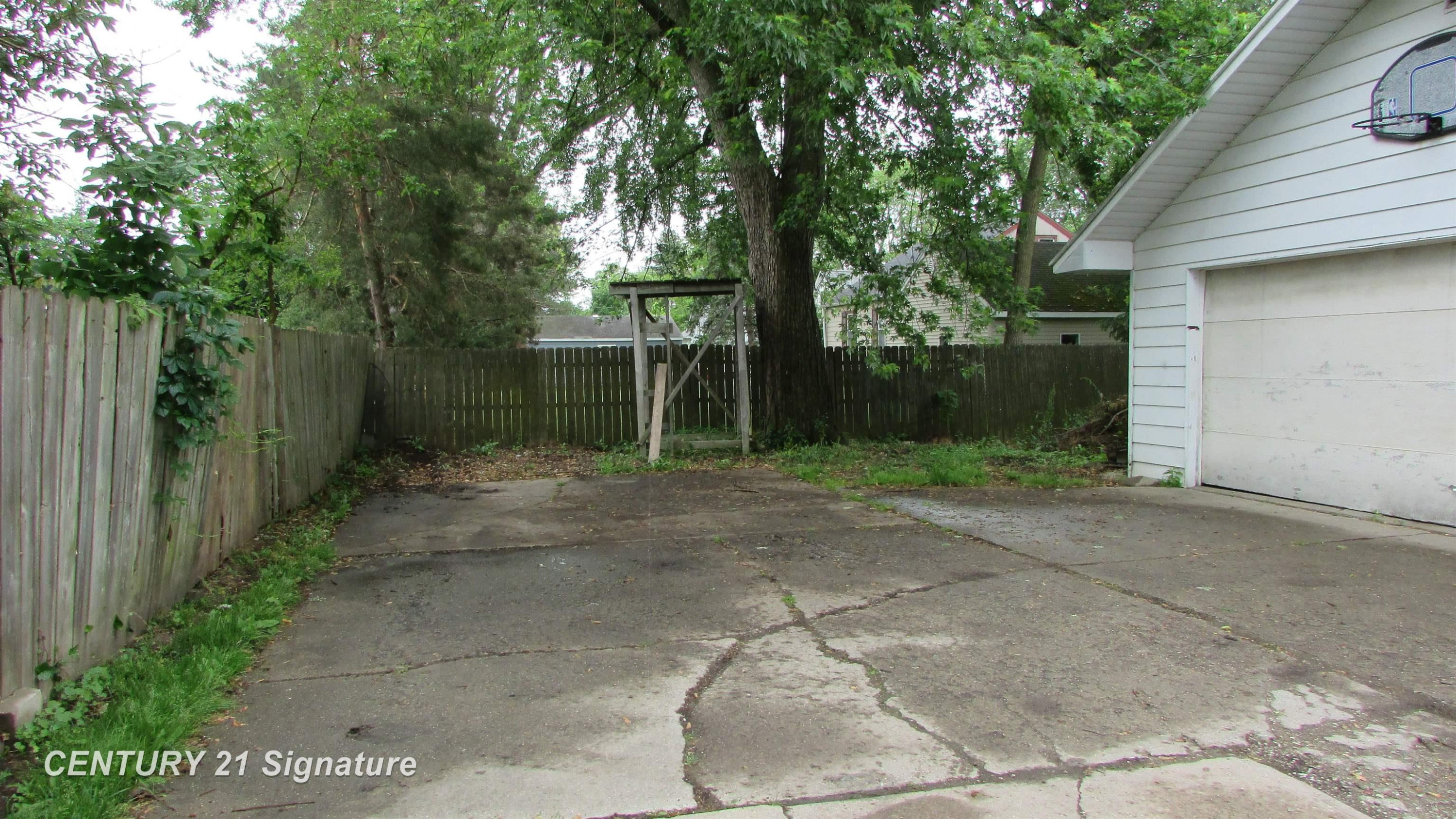620 E Washington Street, Freeland, MI 48623 — Photo 25