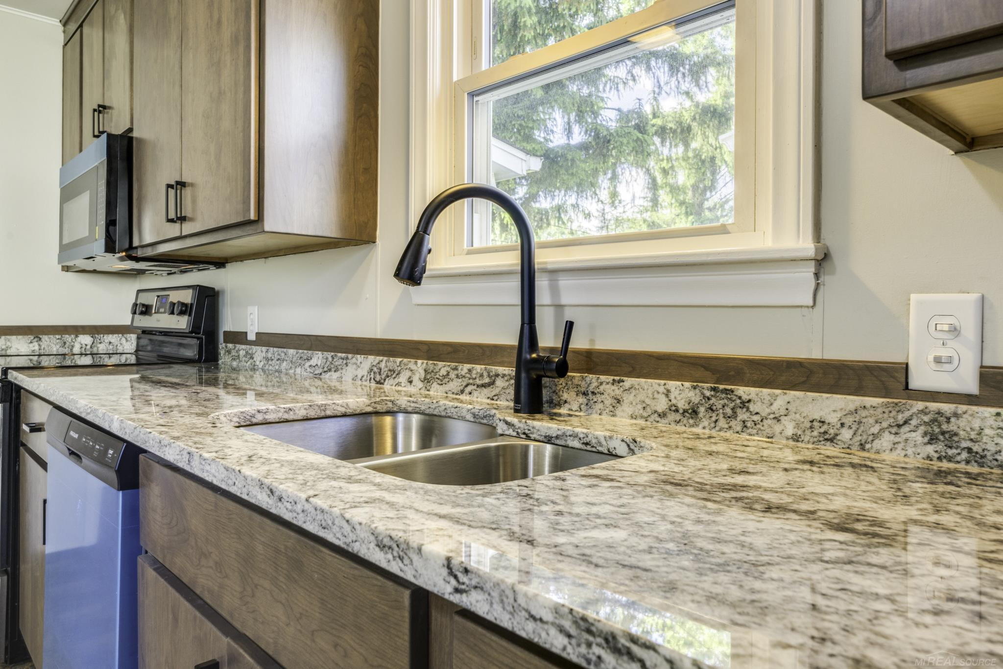 7282 Hubbard Street, Lexington, MI 48450 — Photo 6