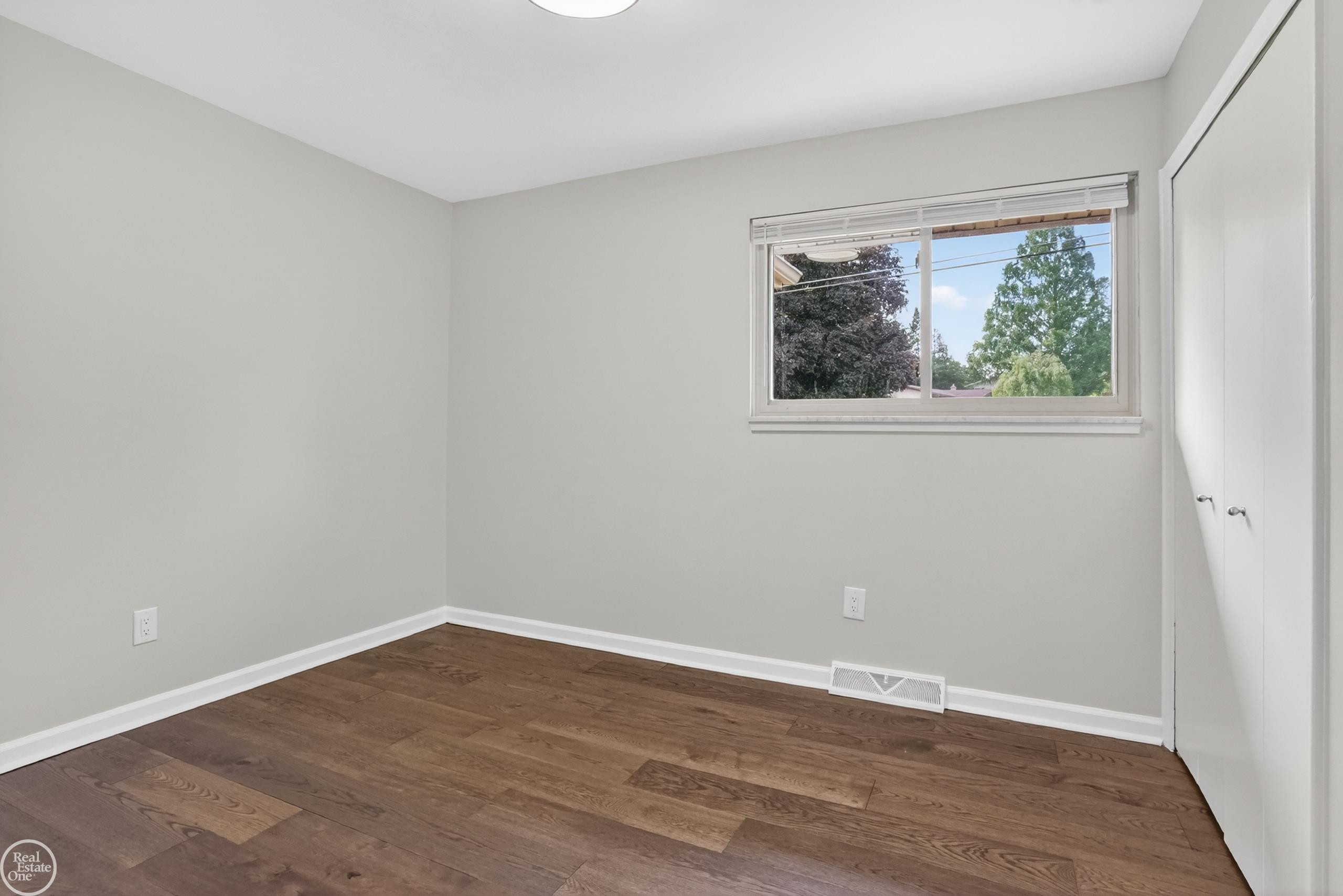 8650 Sandy Crest Drive, White Lake, MI — Photo 12