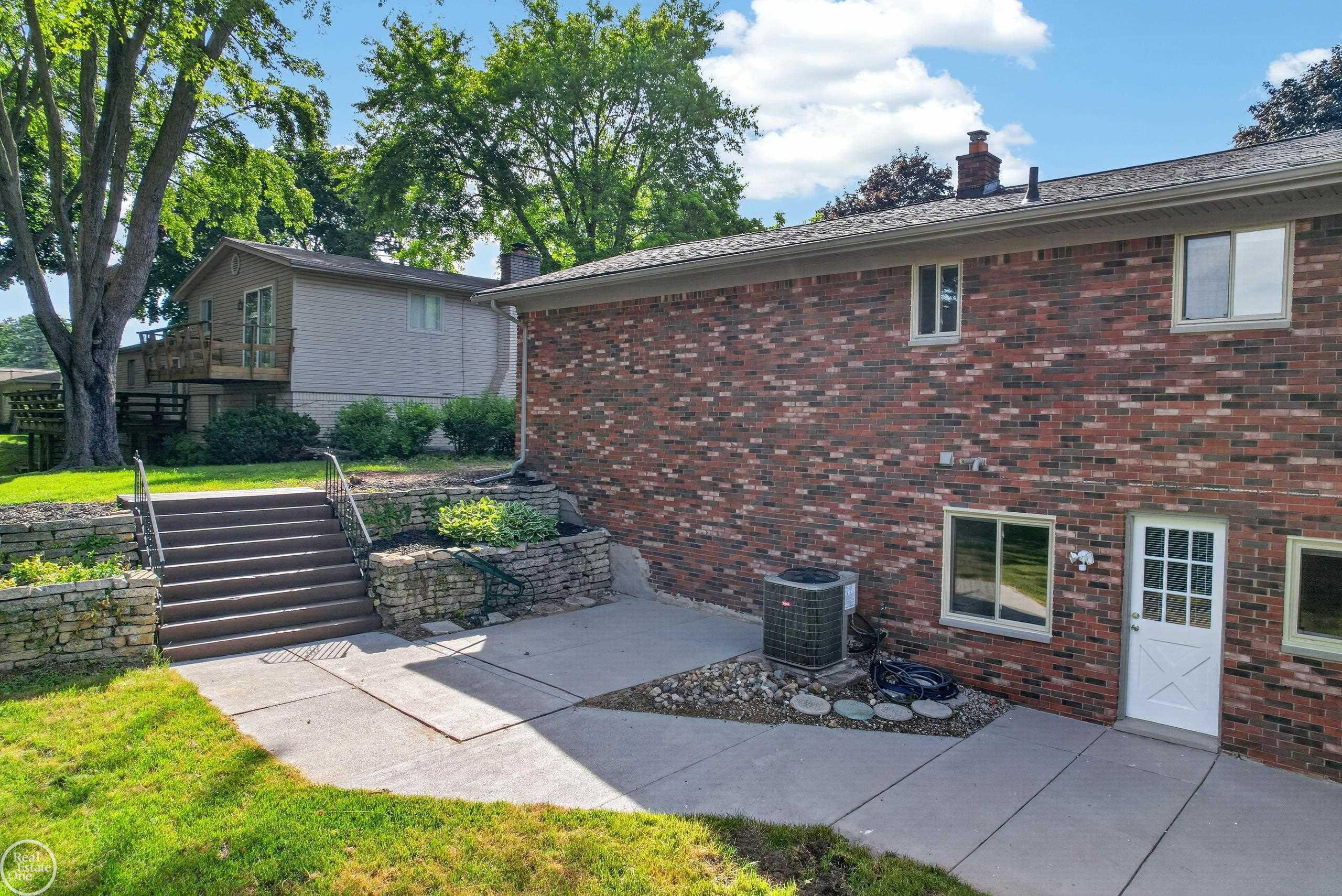 8650 Sandy Crest Drive, White Lake, MI — Photo 23