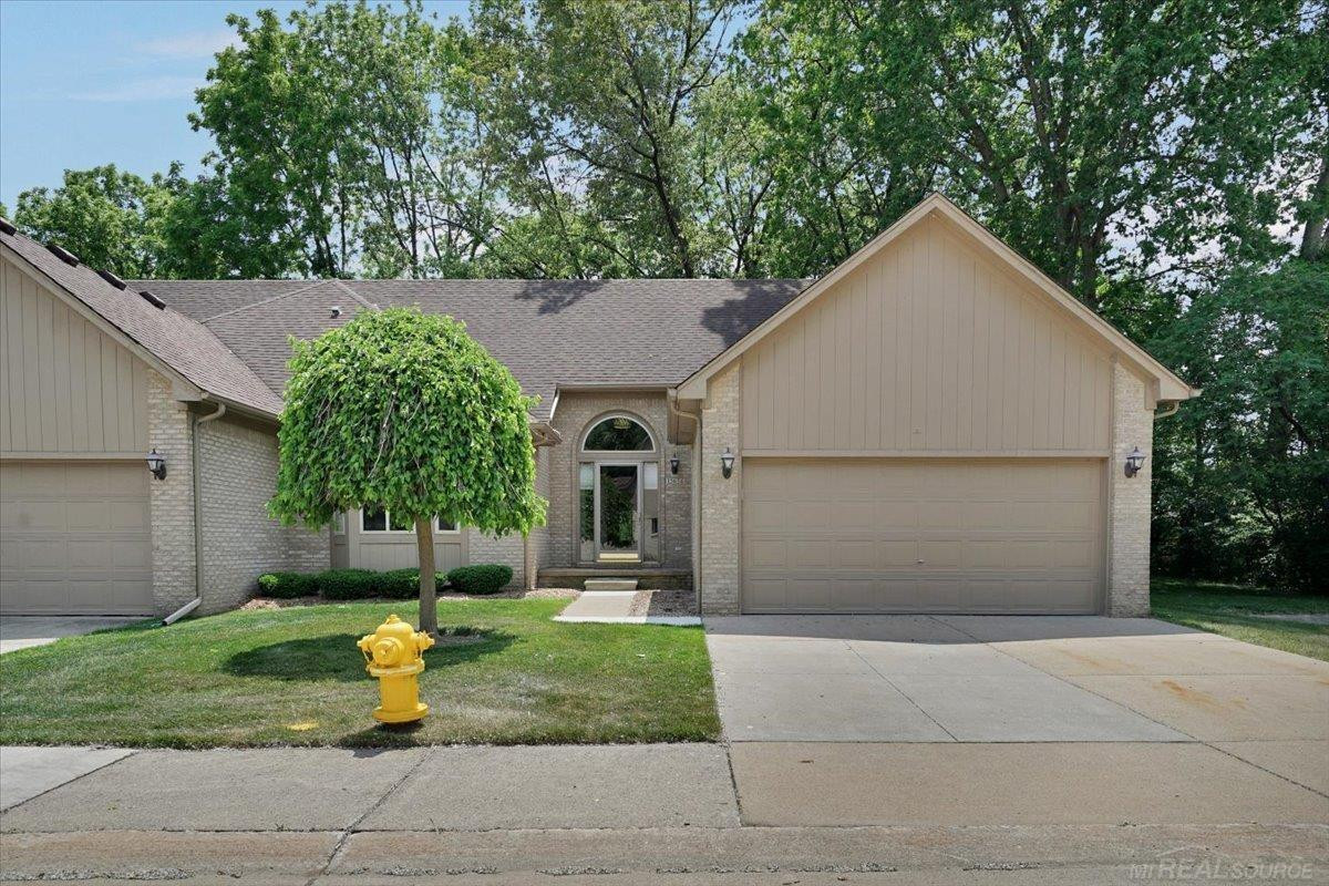 15634 Corso Drive, Clinton Twp, MI 48035 — Photo 2