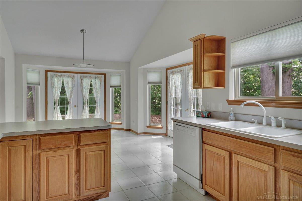 15634 Corso Drive, Clinton Twp, MI 48035 — Photo 11