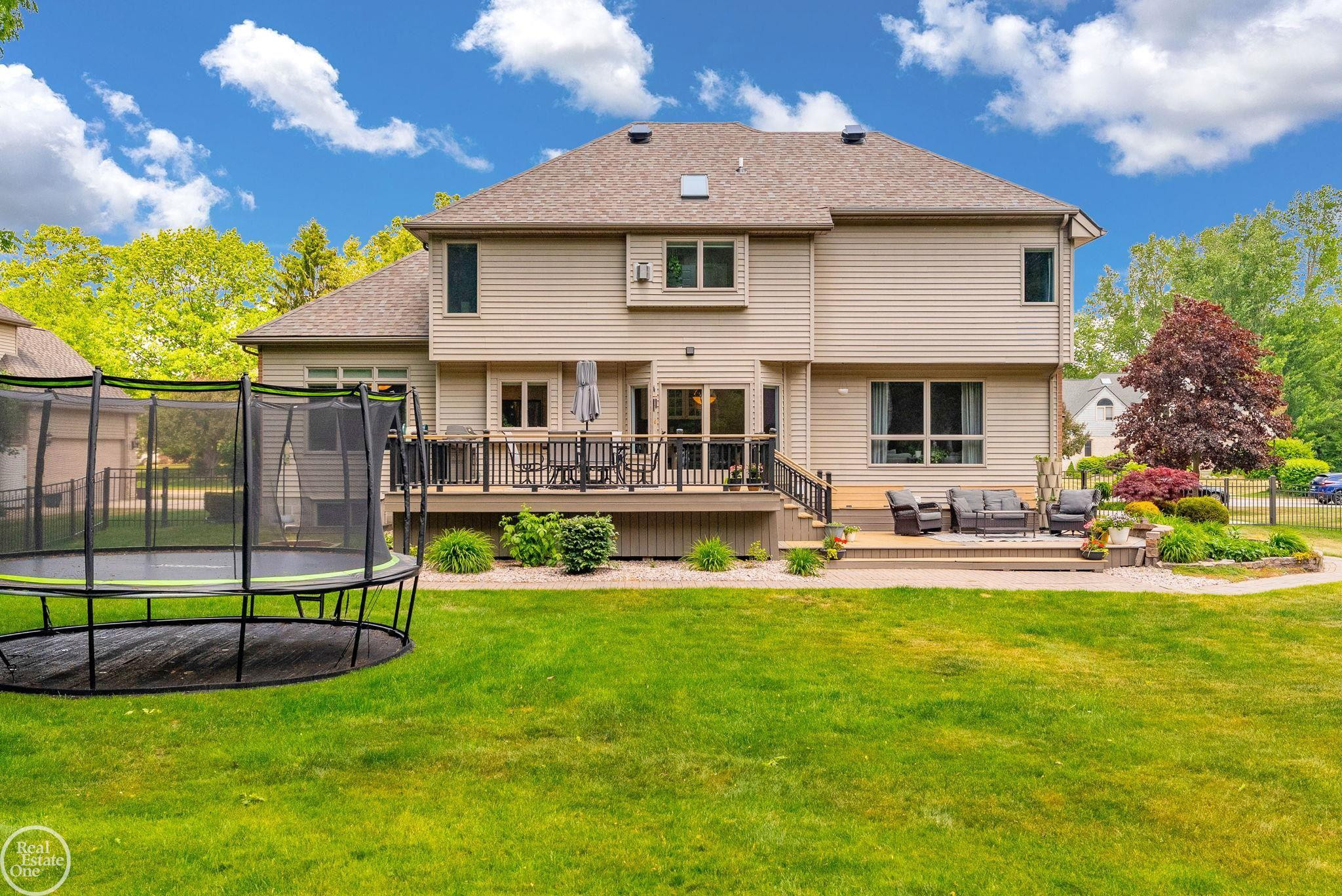 3007 Shorewood Boulevard, MI 48059 — Photo 9