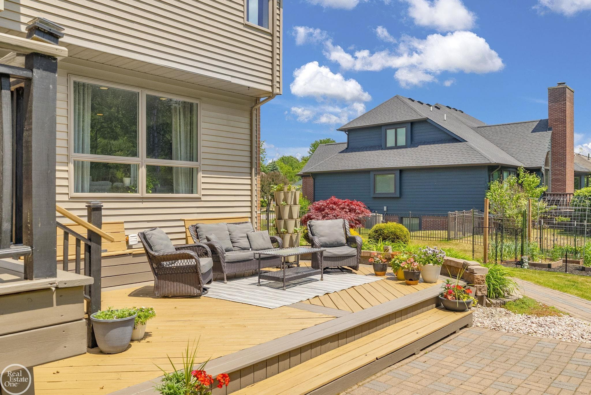 3007 Shorewood Boulevard, MI 48059 — Photo 11
