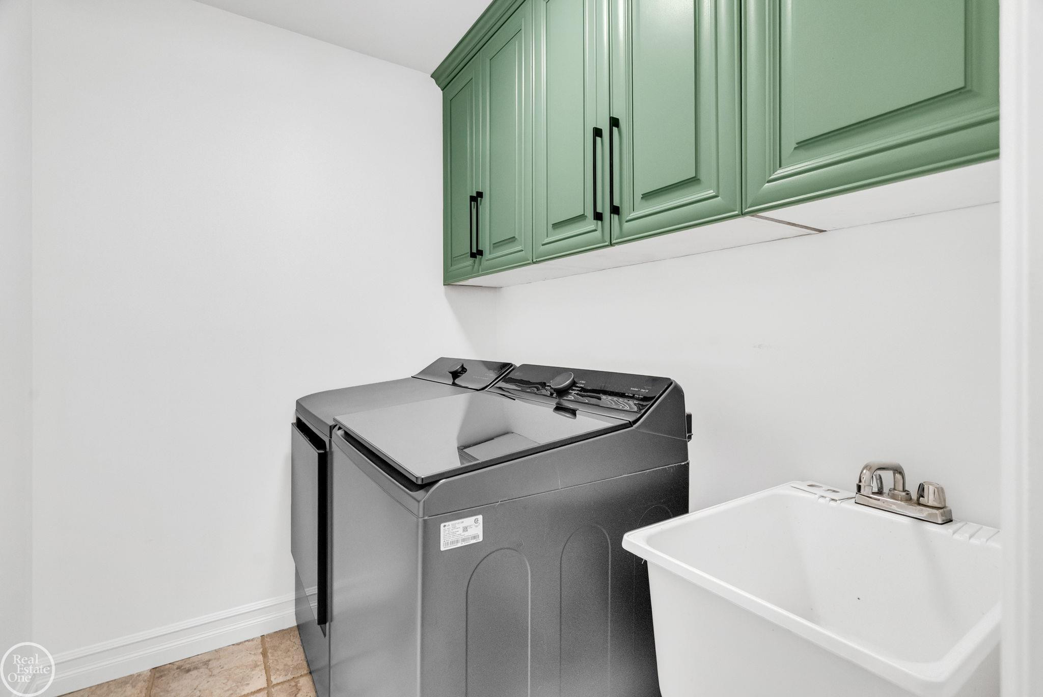 3007 Shorewood Boulevard, MI 48059 — Photo 42