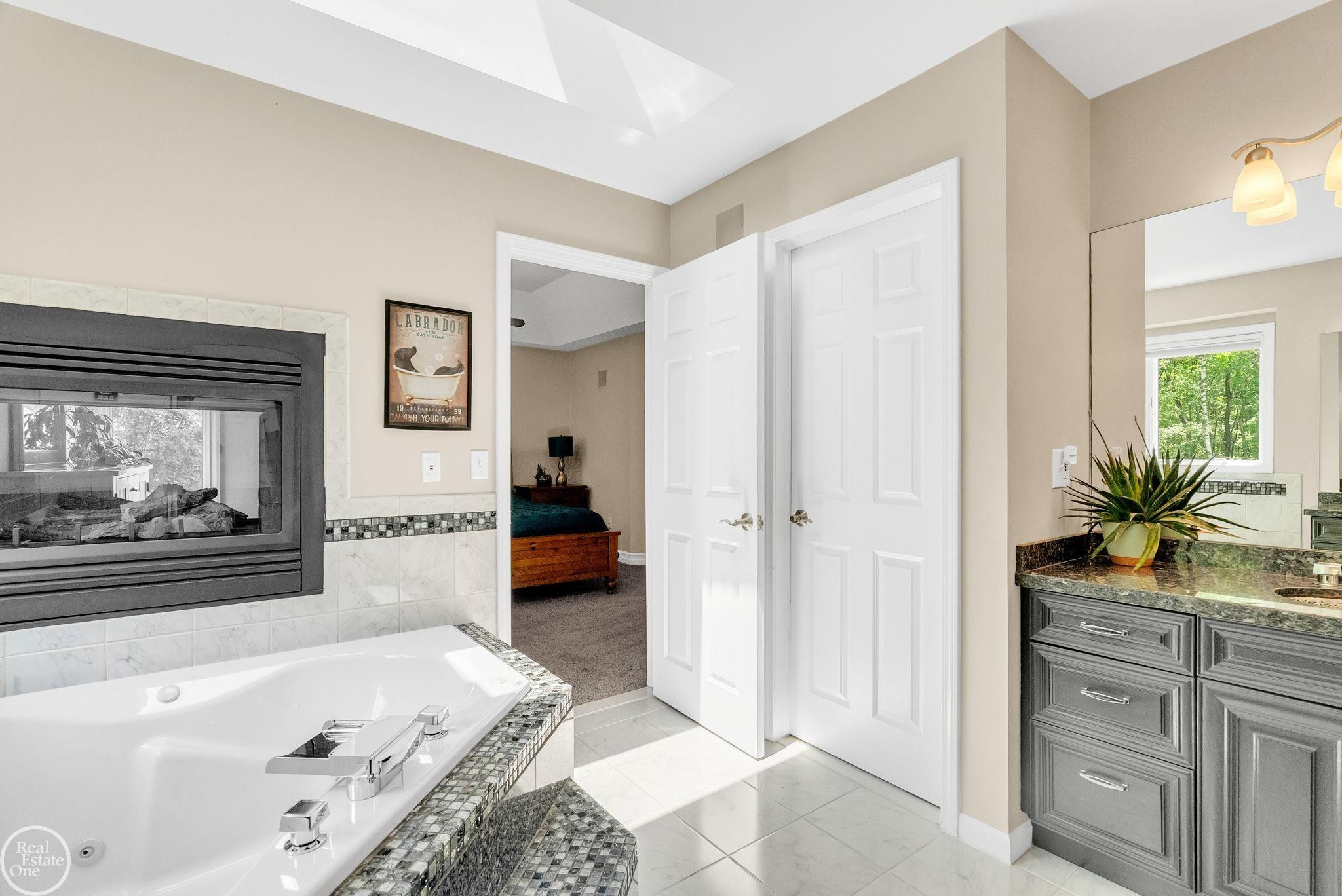 3007 Shorewood Boulevard, MI 48059 — Photo 52