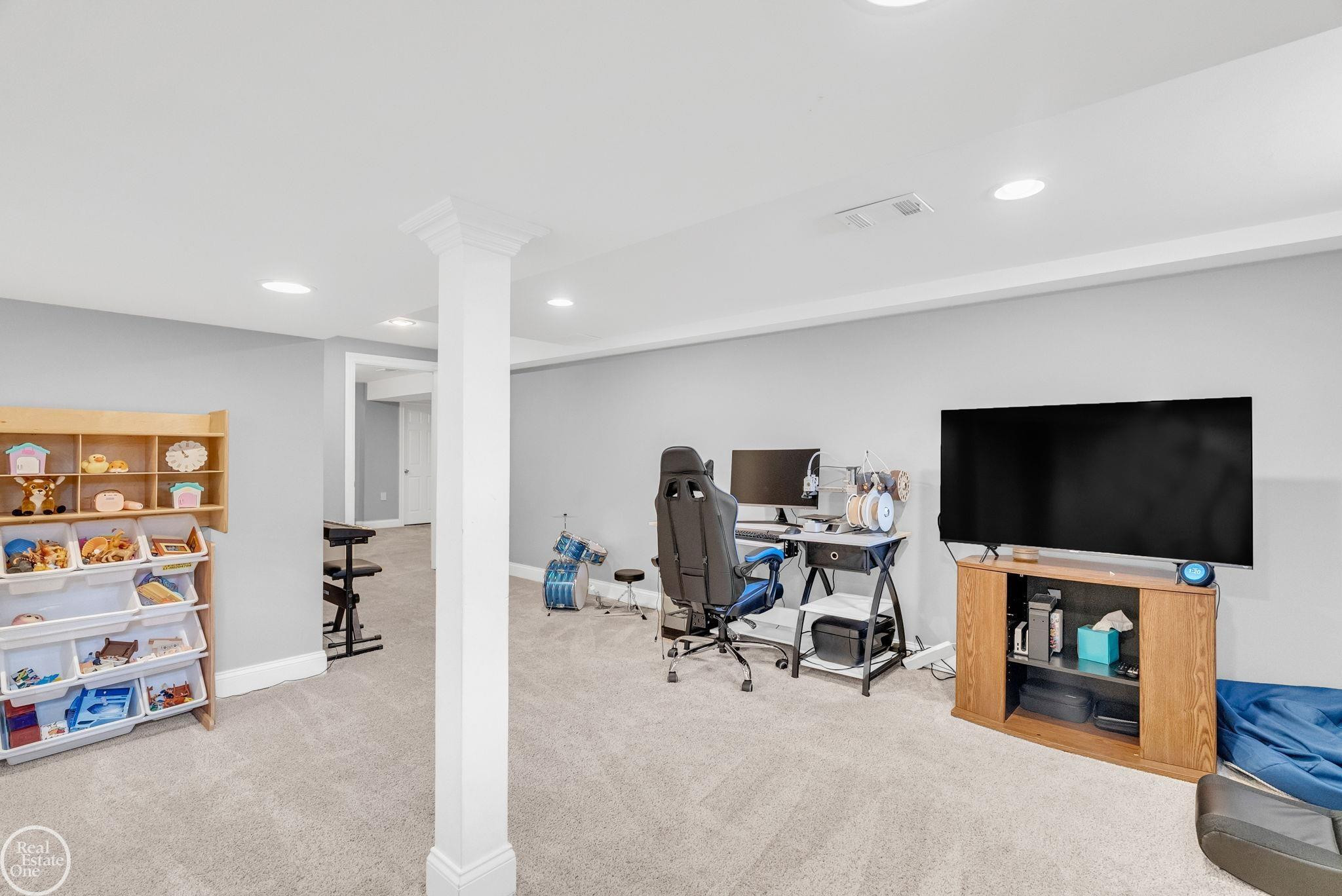 3007 Shorewood Boulevard, MI 48059 — Photo 69