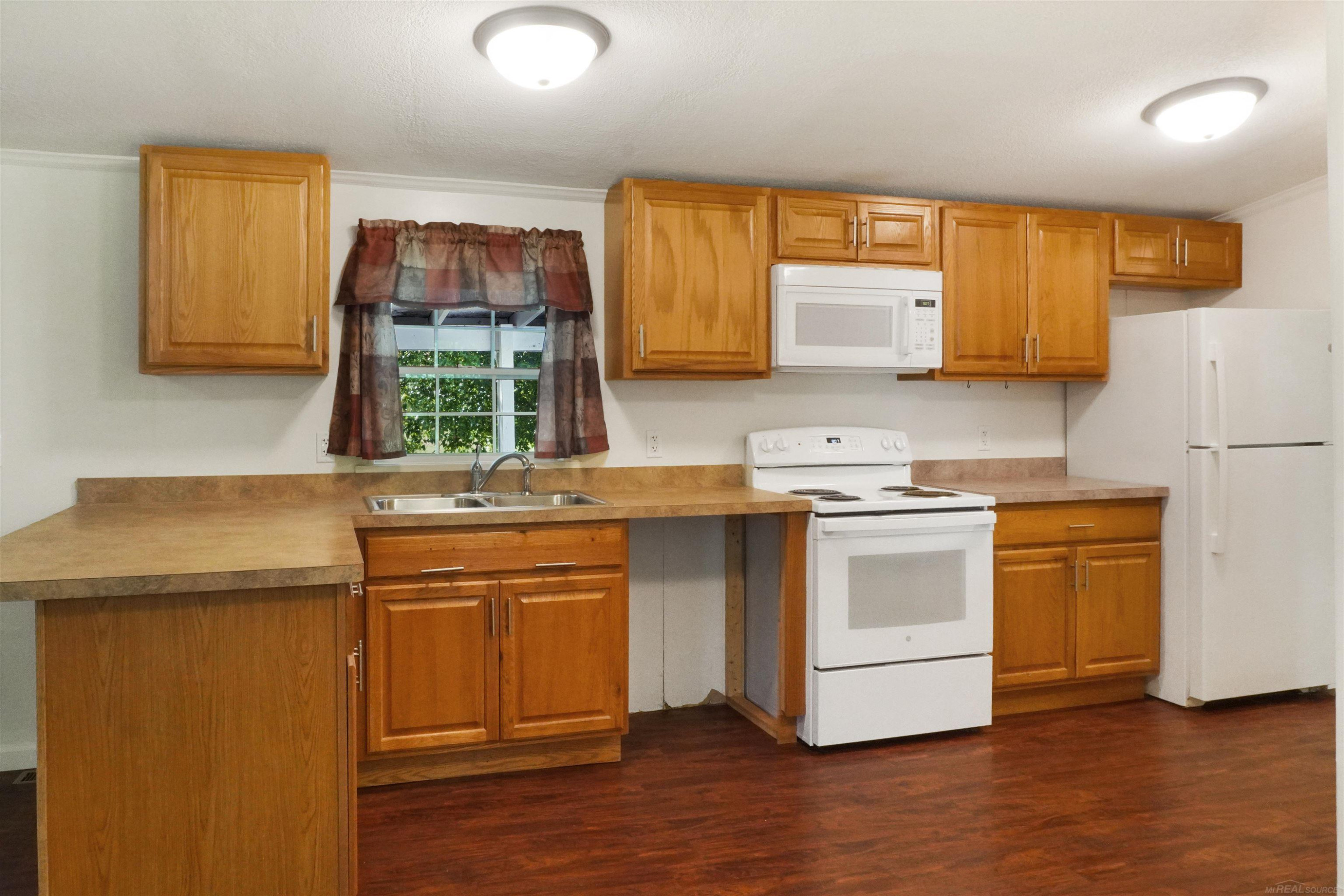 1832 Manchester Drive, Lapeer, MI 48446 — Photo 5